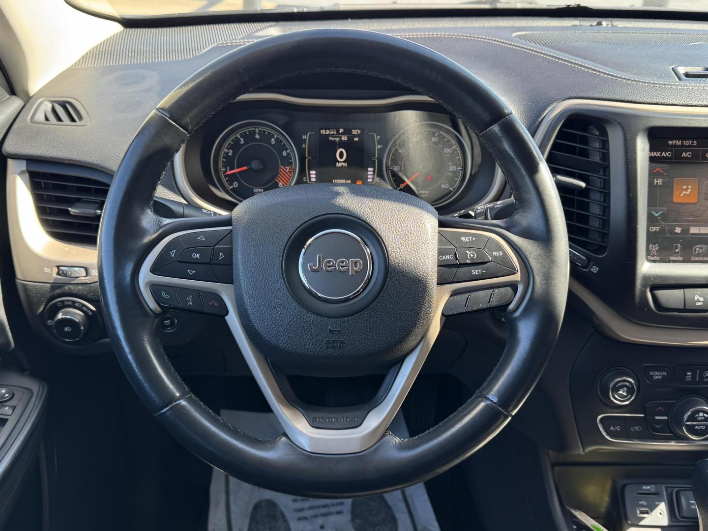 2015 BLACK JEEP CHEROKEE LATITUDE (1C4PJLCS0FW) , located at 5900 E. Lancaster Ave., Fort Worth, TX, 76112, (817) 457-5456, 0.000000, 0.000000 - Photo#18