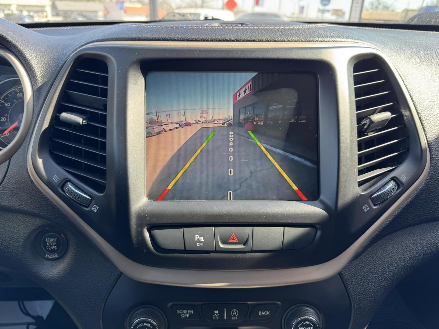 2015 BLACK JEEP CHEROKEE LATITUDE (1C4PJLCS0FW) , located at 5900 E. Lancaster Ave., Fort Worth, TX, 76112, (817) 457-5456, 0.000000, 0.000000 - Photo#19