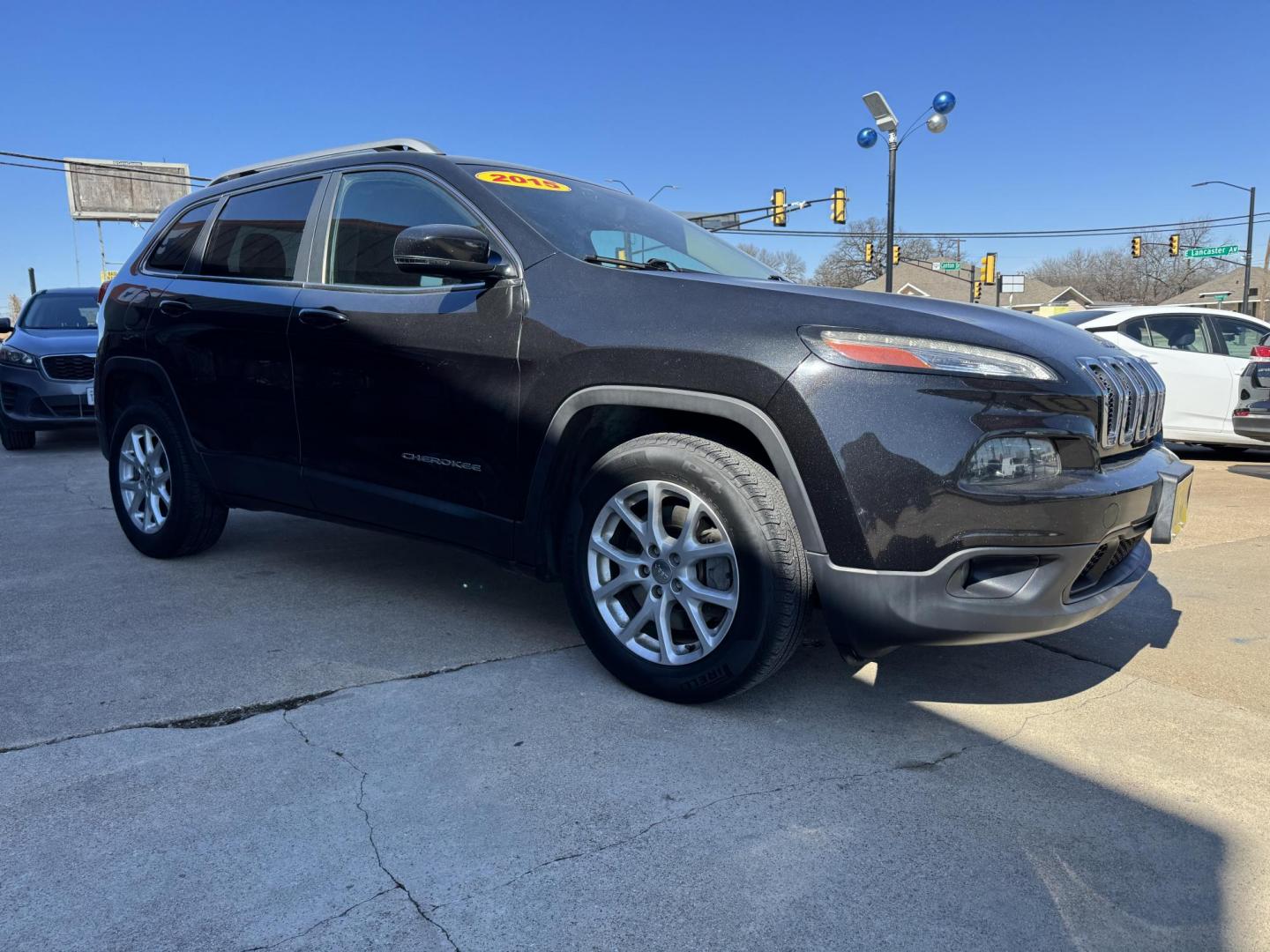 2015 BLACK JEEP CHEROKEE LATITUDE (1C4PJLCS0FW) , located at 5900 E. Lancaster Ave., Fort Worth, TX, 76112, (817) 457-5456, 0.000000, 0.000000 - Photo#2