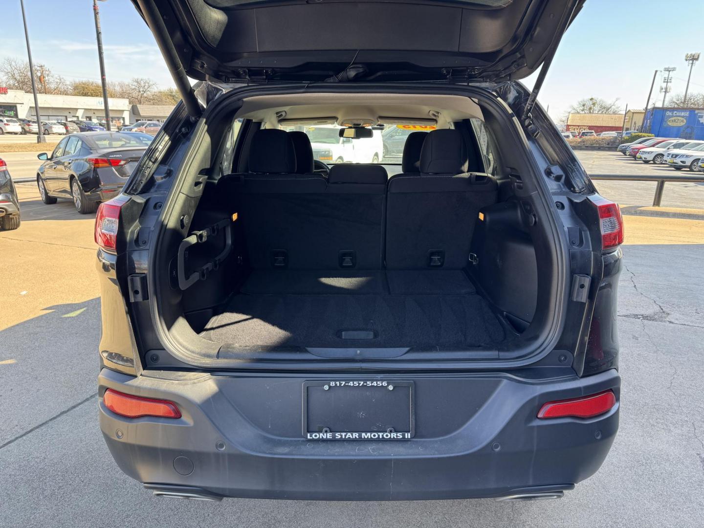 2015 BLACK JEEP CHEROKEE LATITUDE (1C4PJLCS0FW) , located at 5900 E. Lancaster Ave., Fort Worth, TX, 76112, (817) 457-5456, 0.000000, 0.000000 - Photo#5