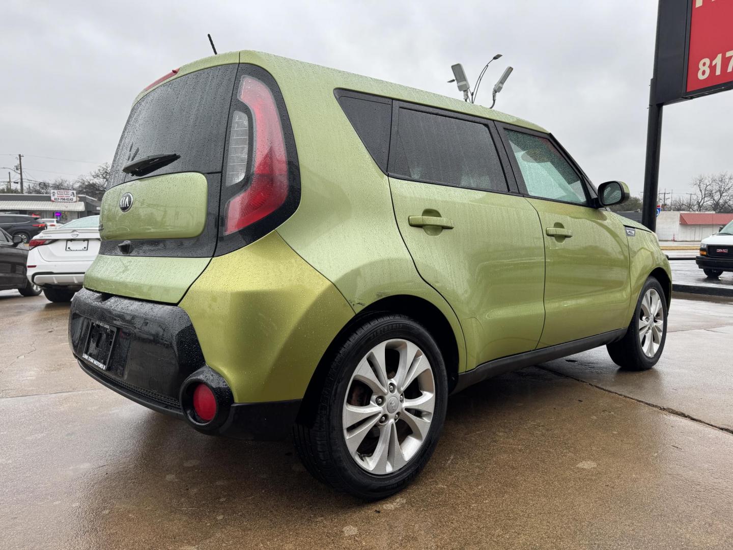 2016 GREEN KIA SOUL + (PLUS) (KNDJP3A59G7) , located at 5900 E. Lancaster Ave., Fort Worth, TX, 76112, (817) 457-5456, 0.000000, 0.000000 - Photo#3