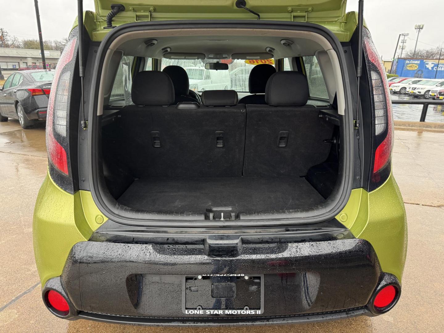 2016 GREEN KIA SOUL + (PLUS) (KNDJP3A59G7) , located at 5900 E. Lancaster Ave., Fort Worth, TX, 76112, (817) 457-5456, 0.000000, 0.000000 - Photo#5