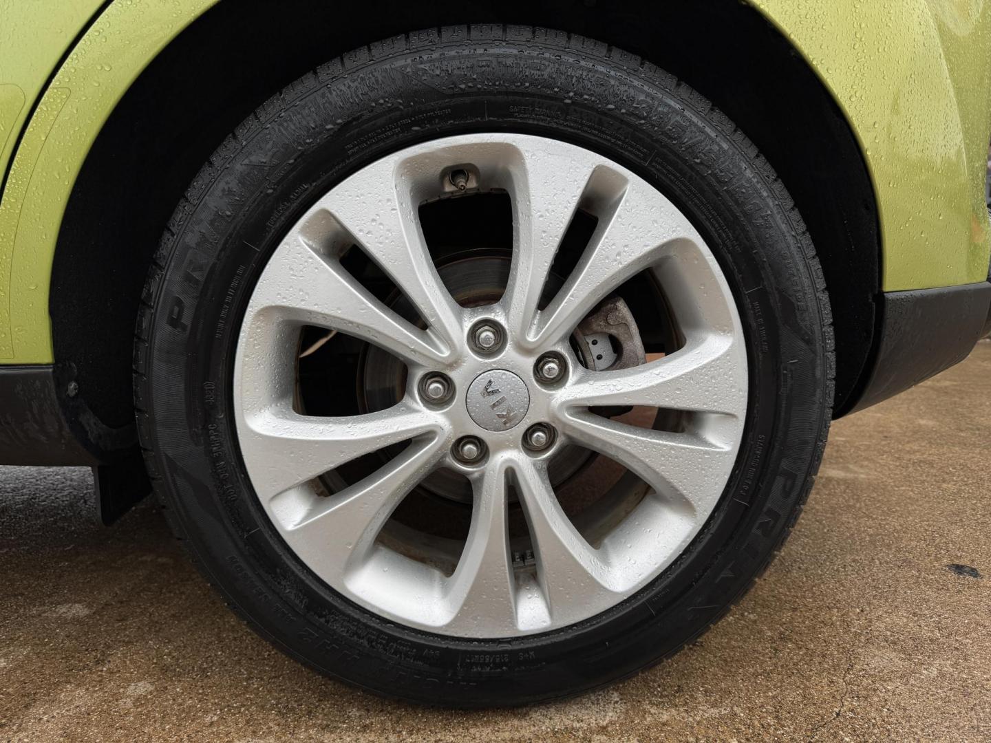 2016 GREEN KIA SOUL + (PLUS) (KNDJP3A59G7) , located at 5900 E. Lancaster Ave., Fort Worth, TX, 76112, (817) 457-5456, 0.000000, 0.000000 - Photo#21