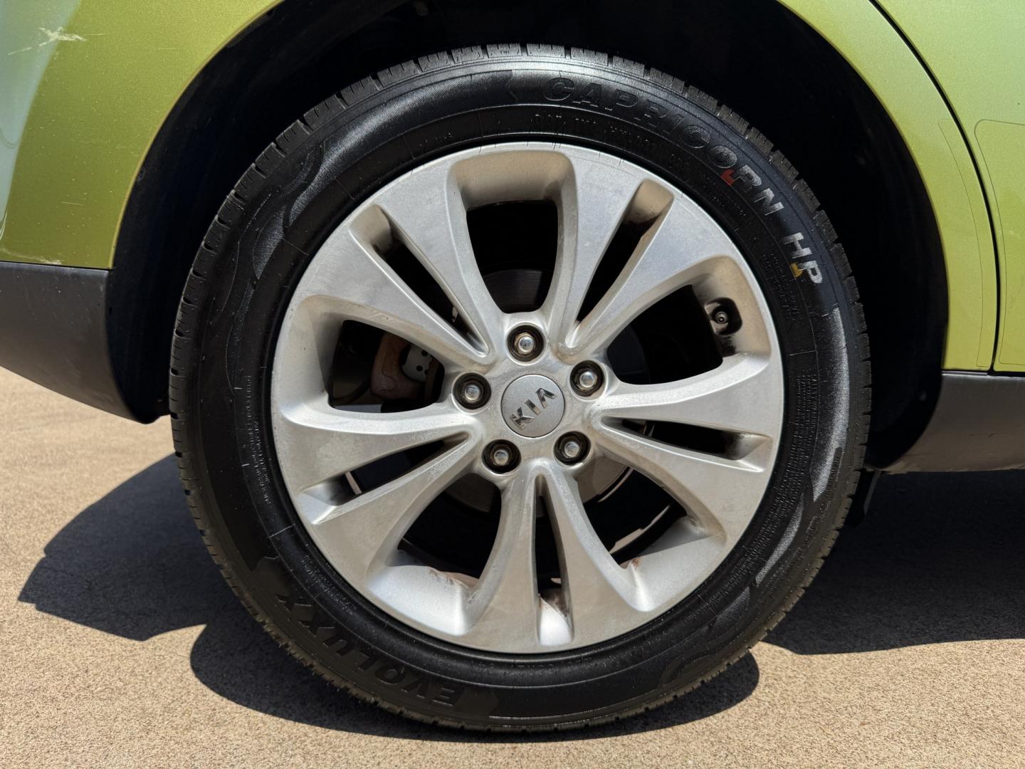 2016 GREEN KIA SOUL + (PLUS) (KNDJP3A59G7) , located at 5900 E. Lancaster Ave., Fort Worth, TX, 76112, (817) 457-5456, 0.000000, 0.000000- Photo#23