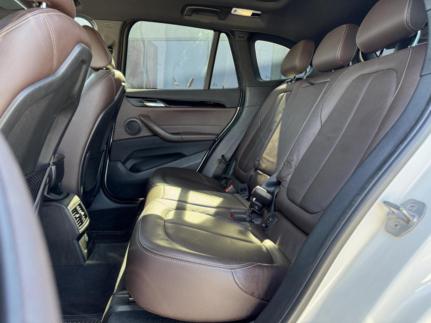 2018 WHITE BMW X1 SDRIVE28I (WBXHU7C35J5) , located at 5900 E. Lancaster Ave., Fort Worth, TX, 76112, (817) 457-5456, 0.000000, 0.000000 - Photo#12