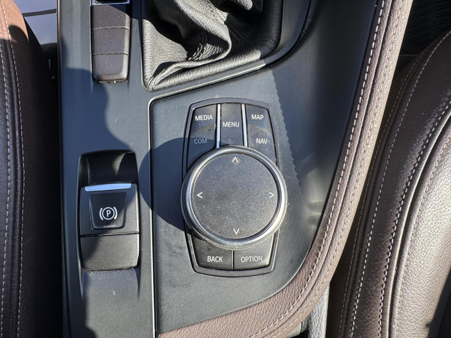 2018 WHITE BMW X1 SDRIVE28I (WBXHU7C35J5) , located at 5900 E. Lancaster Ave., Fort Worth, TX, 76112, (817) 457-5456, 0.000000, 0.000000 - Photo#22