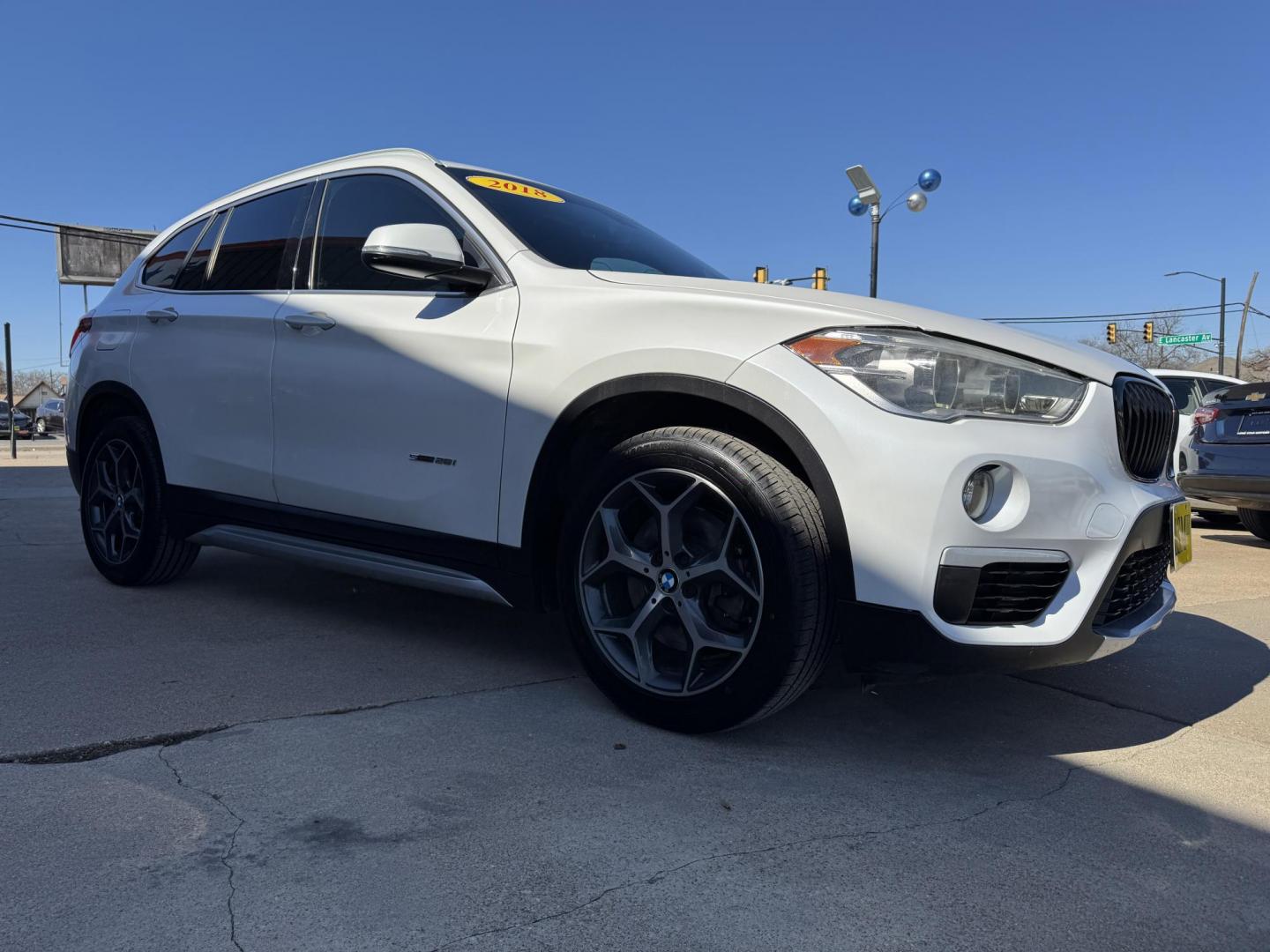 2018 WHITE BMW X1 SDRIVE28I (WBXHU7C35J5) , located at 5900 E. Lancaster Ave., Fort Worth, TX, 76112, (817) 457-5456, 0.000000, 0.000000 - Photo#2