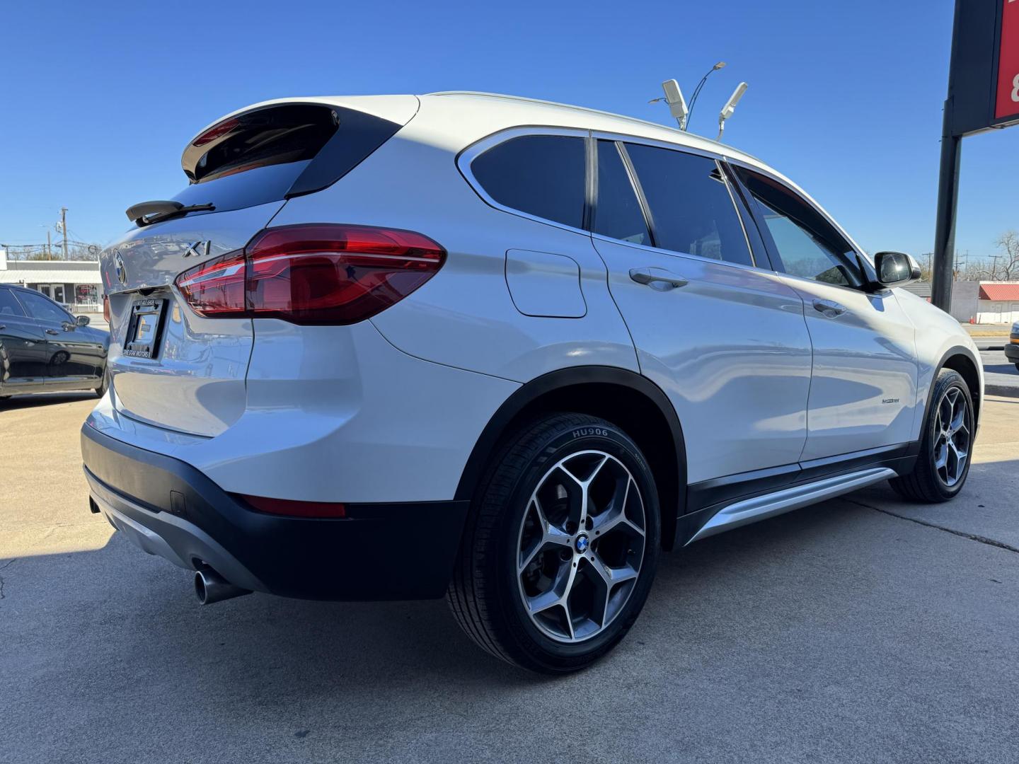 2018 WHITE BMW X1 SDRIVE28I (WBXHU7C35J5) , located at 5900 E. Lancaster Ave., Fort Worth, TX, 76112, (817) 457-5456, 0.000000, 0.000000 - Photo#3