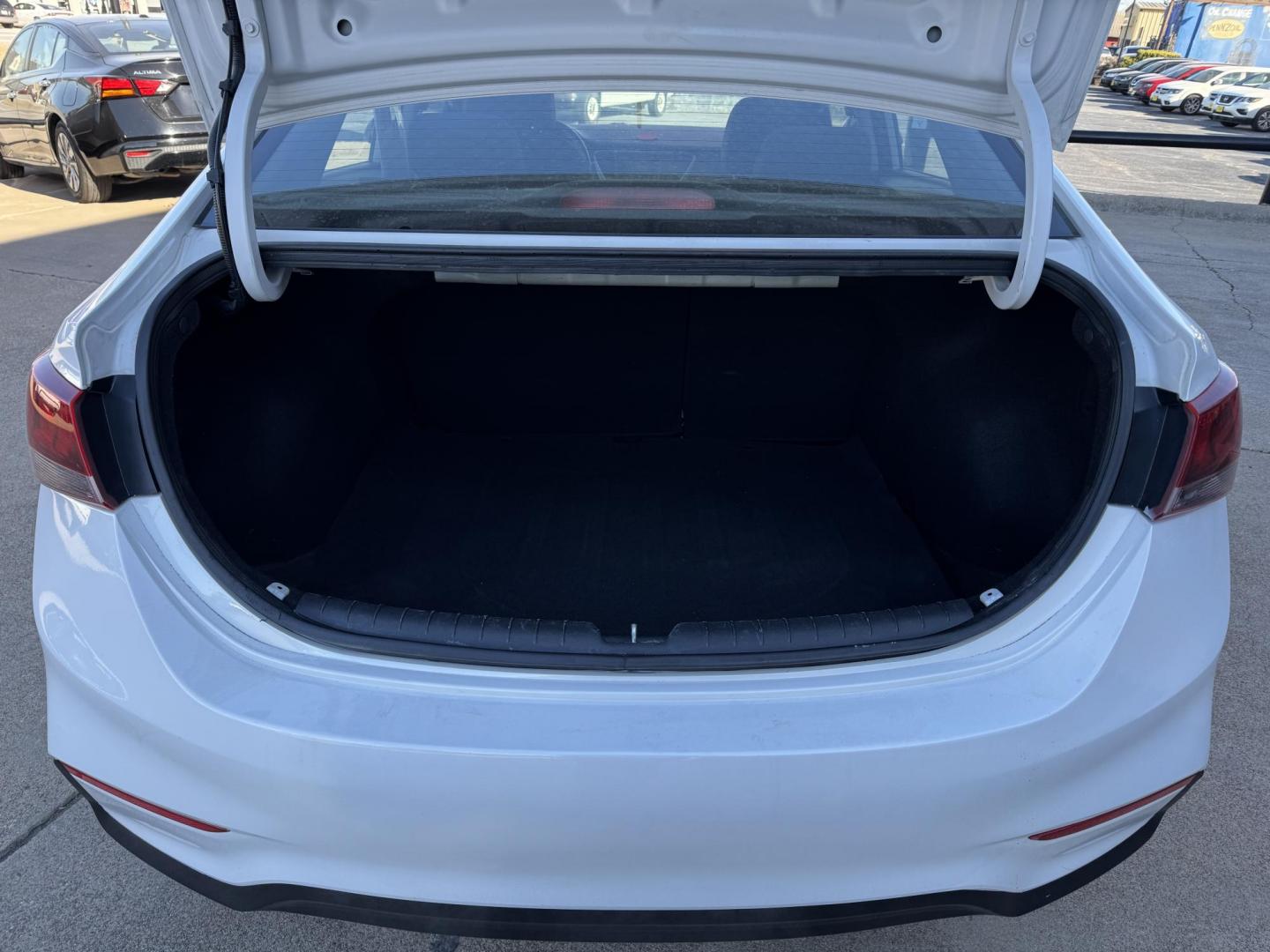 2020 WHITE HYUNDAI ACCENT SE; SEL (3KPC24A66LE) , located at 5900 E. Lancaster Ave., Fort Worth, TX, 76112, (817) 457-5456, 0.000000, 0.000000 - Photo#5