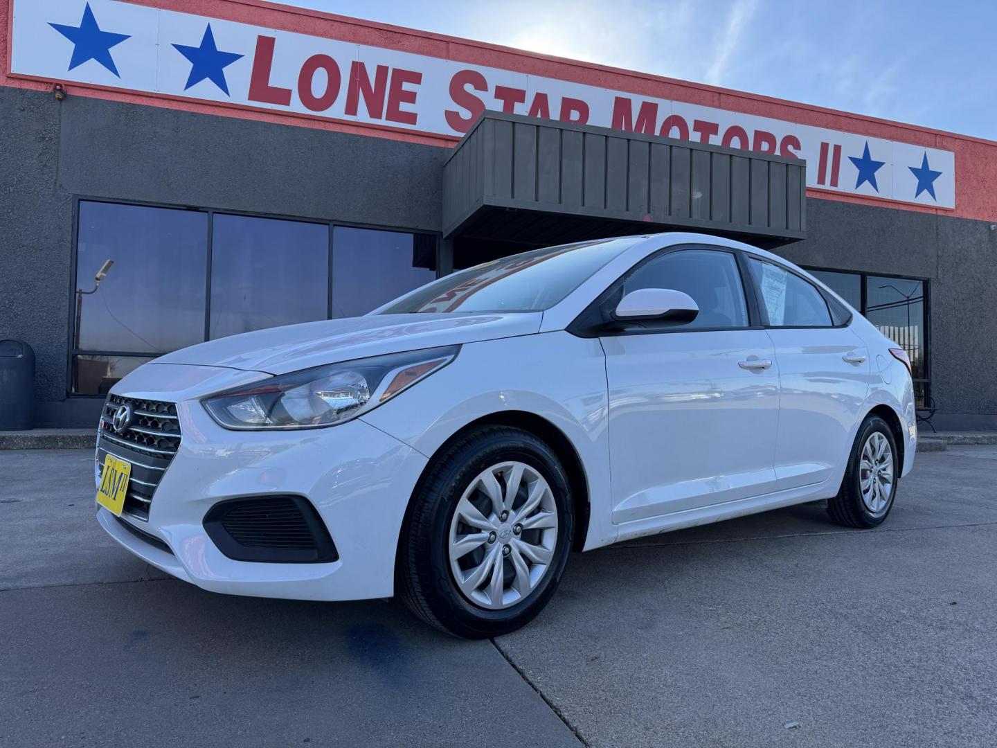 2020 WHITE HYUNDAI ACCENT SE; SEL (3KPC24A66LE) , located at 5900 E. Lancaster Ave., Fort Worth, TX, 76112, (817) 457-5456, 0.000000, 0.000000 - Photo#0