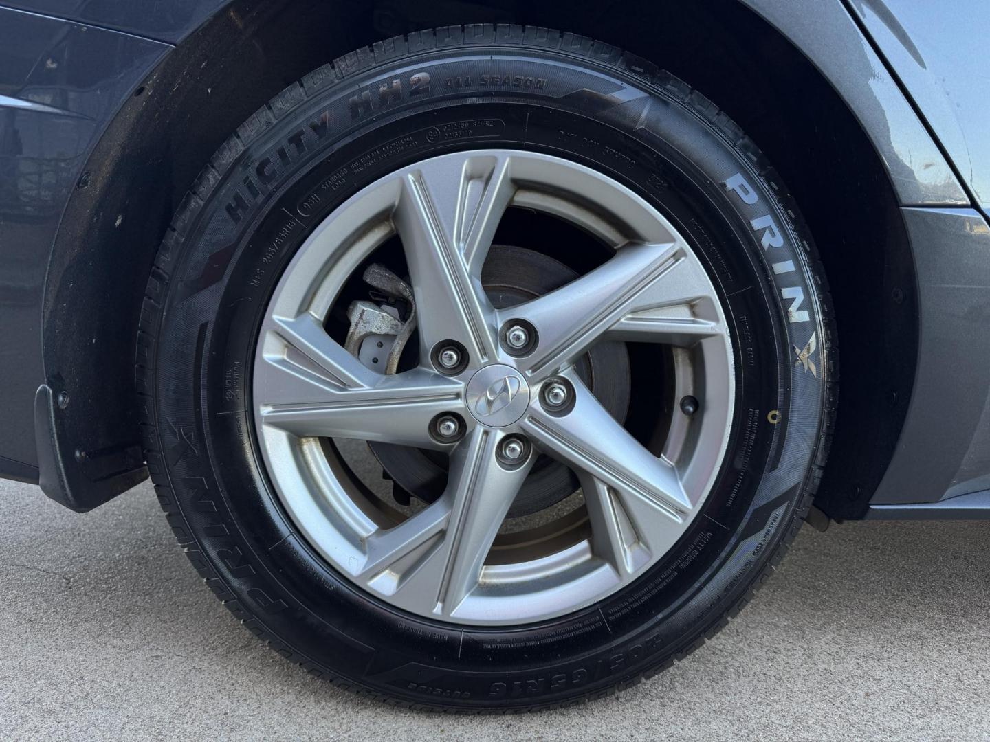 2021 GRAY HYUNDAI SONATA SE (5NPEG4JA9MH) , located at 5900 E. Lancaster Ave., Fort Worth, TX, 76112, (817) 457-5456, 0.000000, 0.000000 - Photo#21