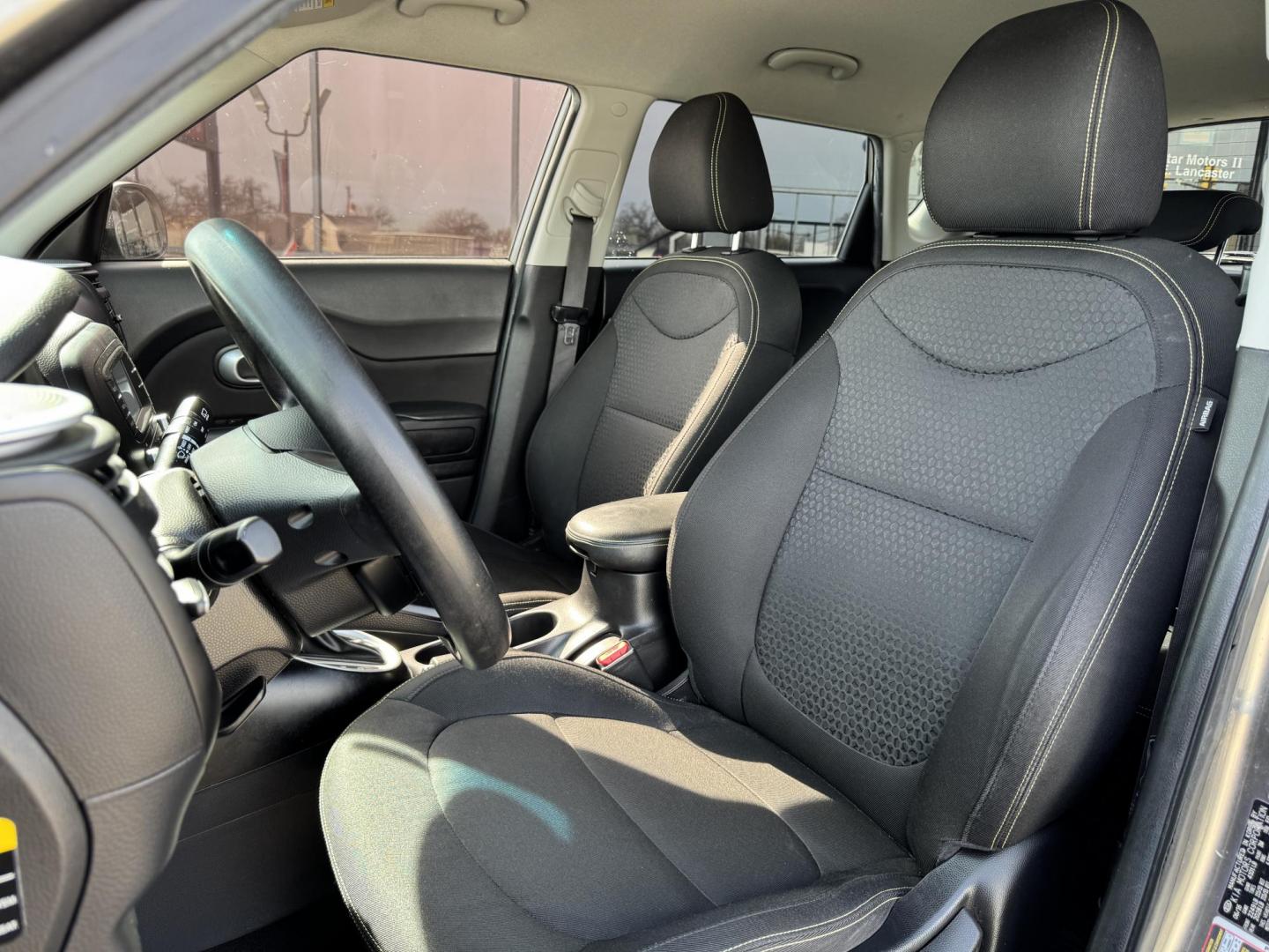 2016 GRAY KIA SOUL + (PLUS) (KNDJP3A54G7) , located at 5900 E. Lancaster Ave., Fort Worth, TX, 76112, (817) 457-5456, 0.000000, 0.000000 - Photo#9