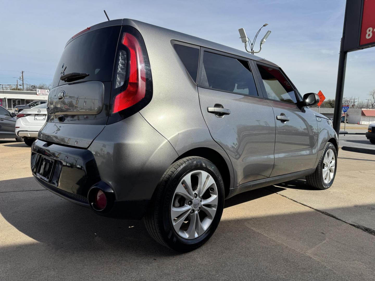 2016 GRAY KIA SOUL + (PLUS) (KNDJP3A54G7) , located at 5900 E. Lancaster Ave., Fort Worth, TX, 76112, (817) 457-5456, 0.000000, 0.000000 - Photo#3