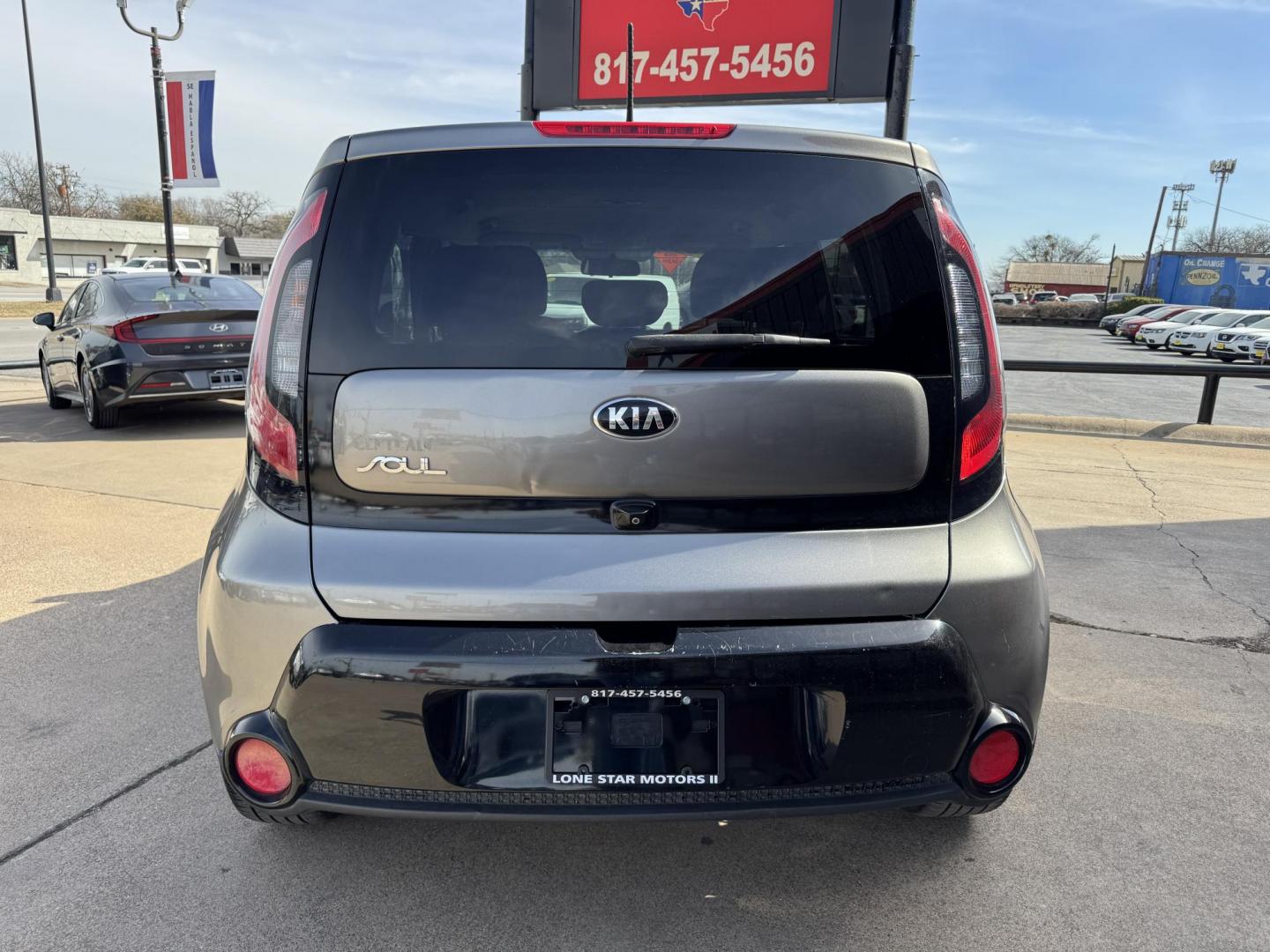 2016 GRAY KIA SOUL + (PLUS) (KNDJP3A54G7) , located at 5900 E. Lancaster Ave., Fort Worth, TX, 76112, (817) 457-5456, 0.000000, 0.000000 - Photo#4