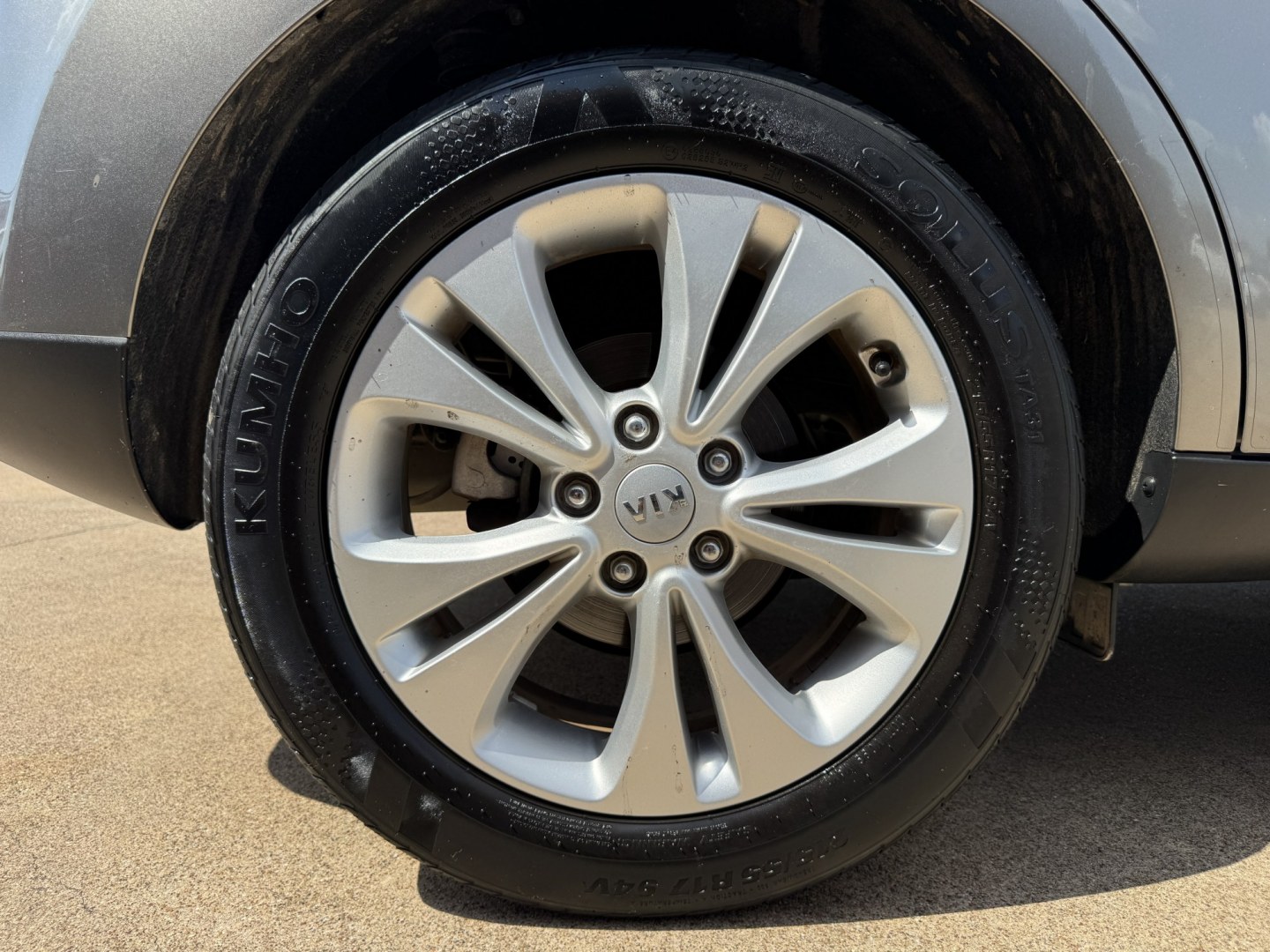 2016 GRAY KIA SOUL + (PLUS) (KNDJP3A54G7) , located at 5900 E. Lancaster Ave., Fort Worth, TX, 76112, (817) 457-5456, 0.000000, 0.000000- Photo#23