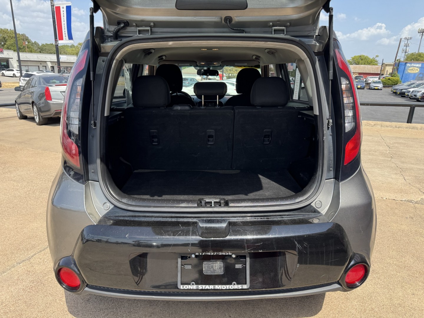2016 GRAY KIA SOUL + (PLUS) (KNDJP3A54G7) , located at 5900 E. Lancaster Ave., Fort Worth, TX, 76112, (817) 457-5456, 0.000000, 0.000000- Photo#5
