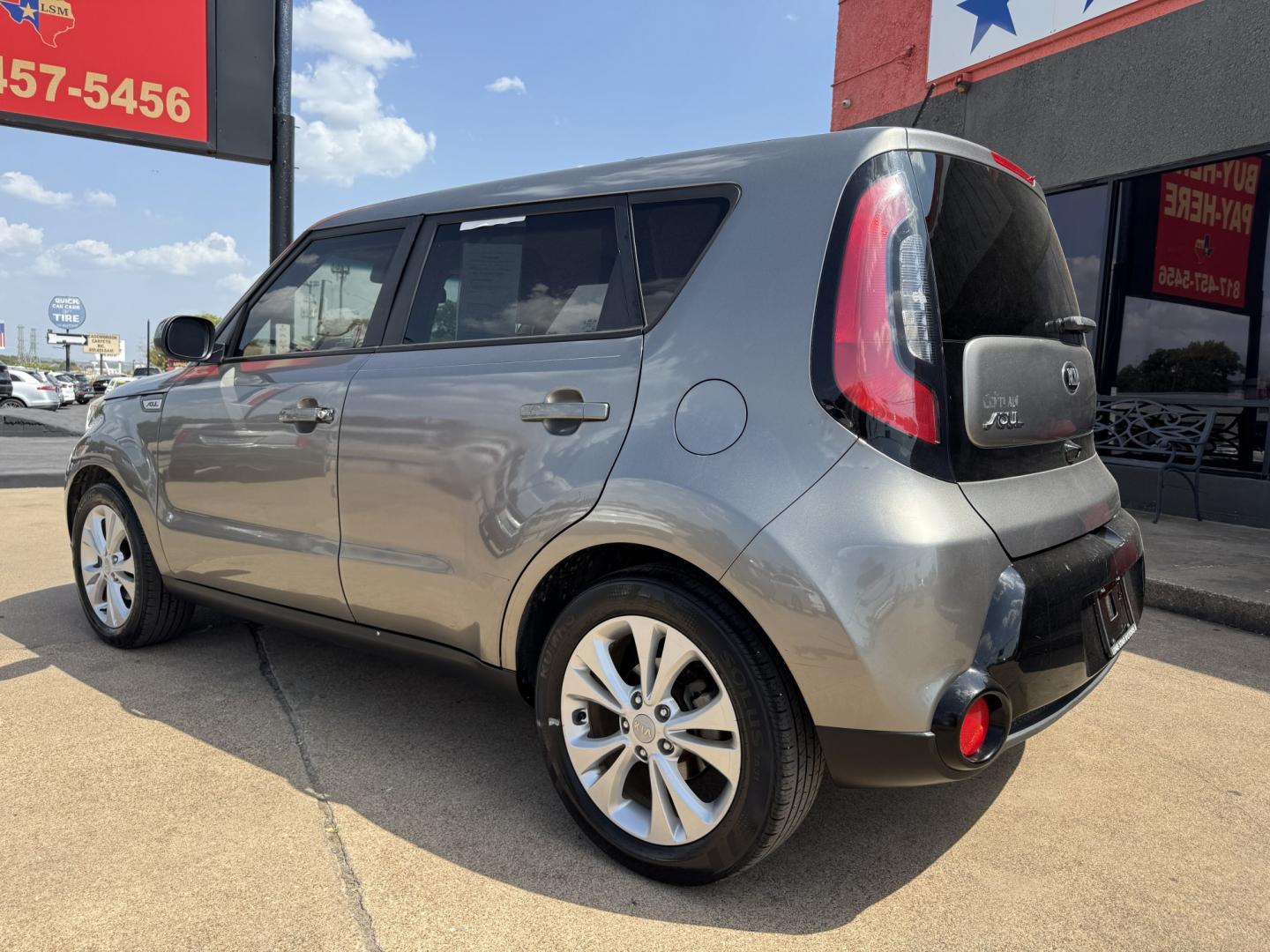 2016 GRAY KIA SOUL + (PLUS) (KNDJP3A54G7) , located at 5900 E. Lancaster Ave., Fort Worth, TX, 76112, (817) 457-5456, 0.000000, 0.000000- Photo#6