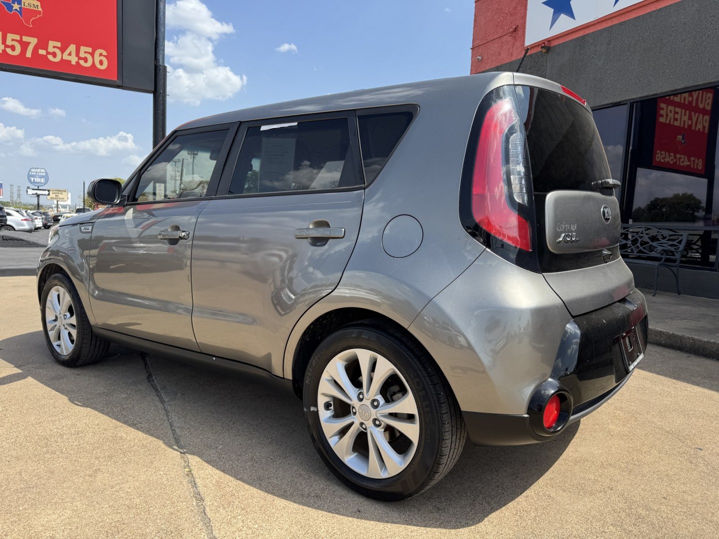 2016 GRAY KIA SOUL + (PLUS) (KNDJP3A54G7) , located at 5900 E. Lancaster Ave., Fort Worth, TX, 76112, (817) 457-5456, 0.000000, 0.000000- Photo#6