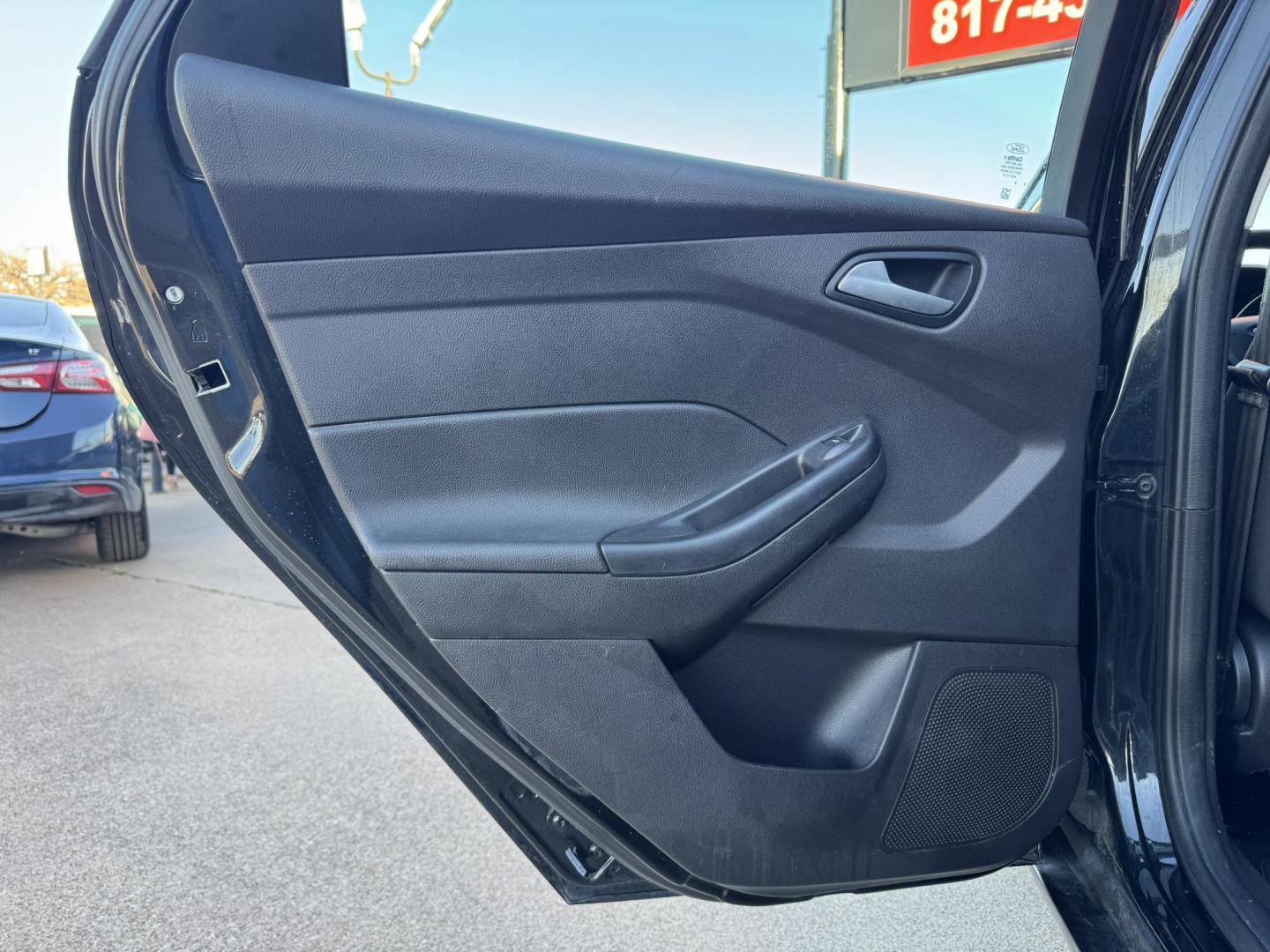 2015 BLACK FORD FOCUS SE (1FADP3F24FL) , located at 5900 E. Lancaster Ave., Fort Worth, TX, 76112, (817) 457-5456, 0.000000, 0.000000 - Photo#10