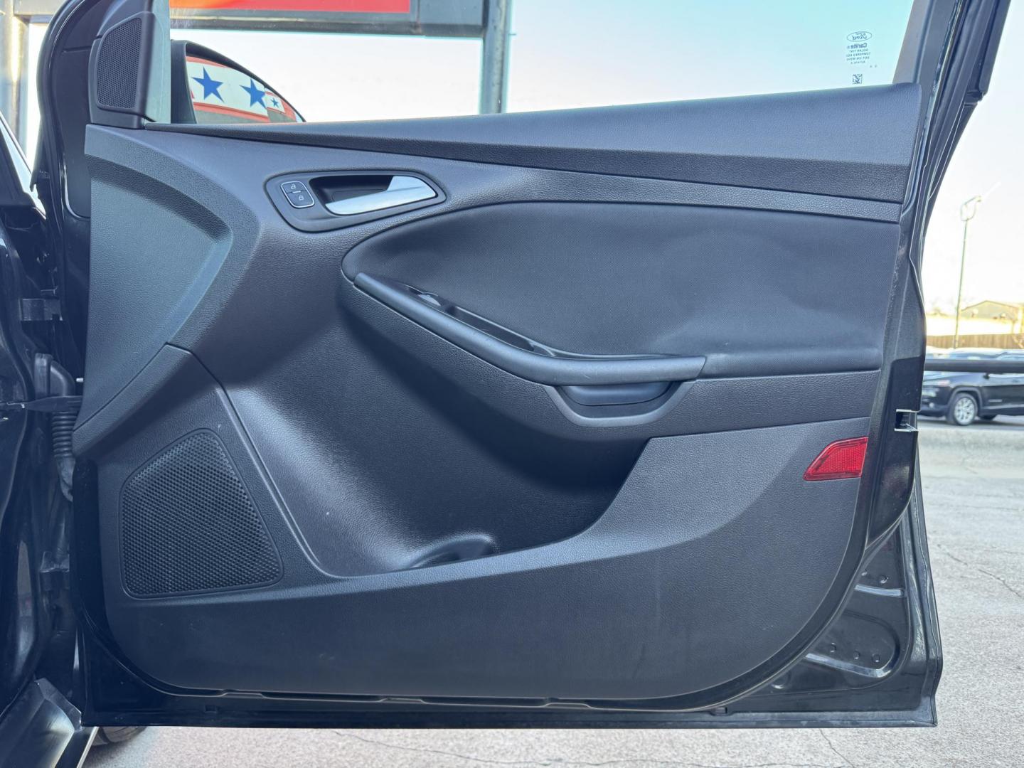 2015 BLACK FORD FOCUS SE (1FADP3F24FL) , located at 5900 E. Lancaster Ave., Fort Worth, TX, 76112, (817) 457-5456, 0.000000, 0.000000 - Photo#14