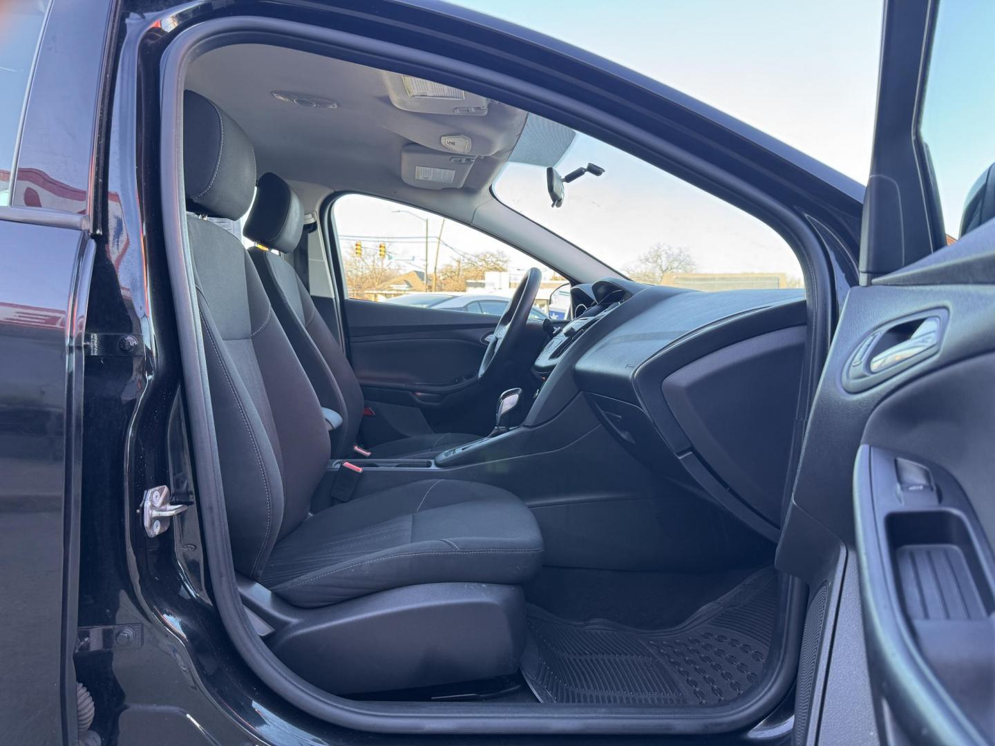 2015 BLACK FORD FOCUS SE (1FADP3F24FL) , located at 5900 E. Lancaster Ave., Fort Worth, TX, 76112, (817) 457-5456, 0.000000, 0.000000 - Photo#15