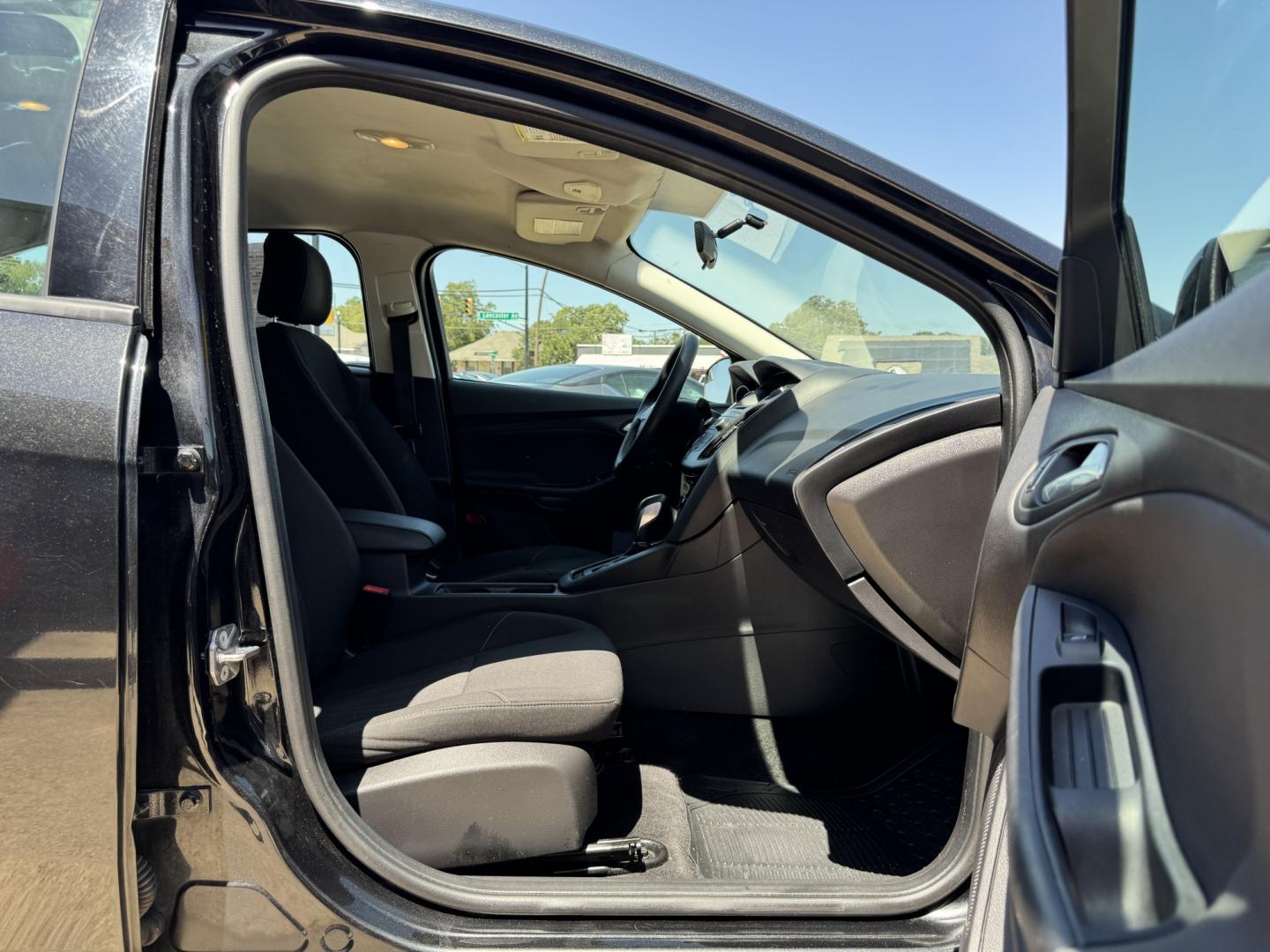 2015 BLACK FORD FOCUS SE (1FADP3F24FL) , located at 5900 E. Lancaster Ave., Fort Worth, TX, 76112, (817) 457-5456, 0.000000, 0.000000- Photo#16