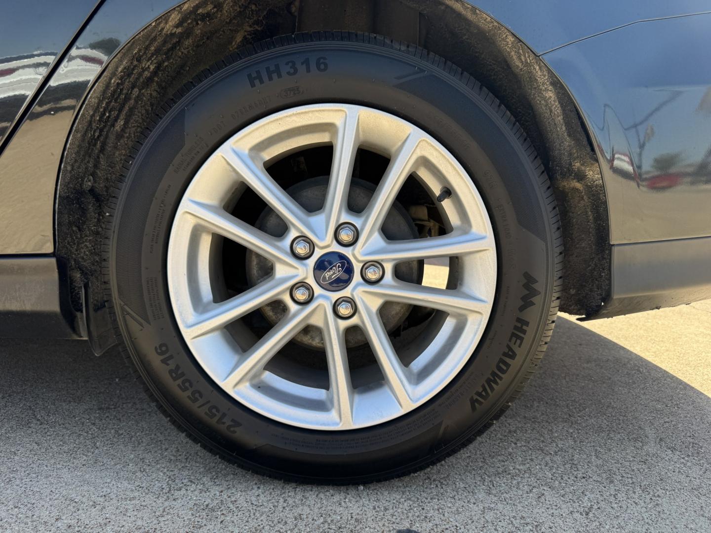 2015 BLACK FORD FOCUS SE (1FADP3F24FL) , located at 5900 E. Lancaster Ave., Fort Worth, TX, 76112, (817) 457-5456, 0.000000, 0.000000- Photo#23