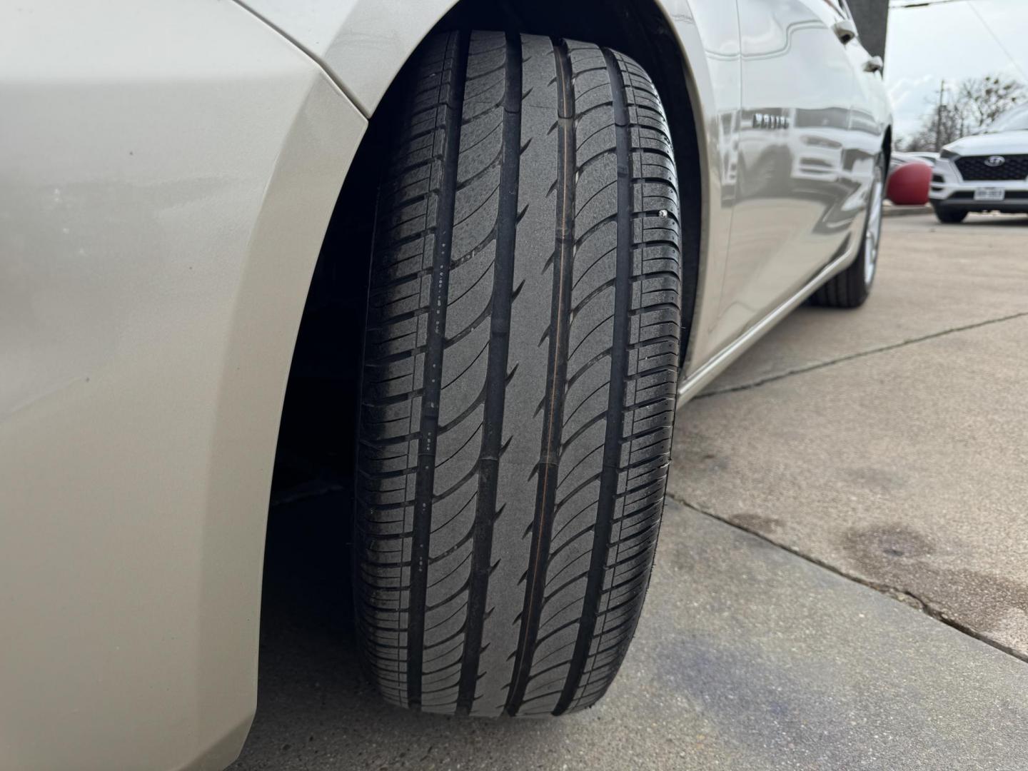 2016 GOLD CHEVROLET MALIBU LT (1LT) (1G1ZE5ST0GF) , located at 5900 E. Lancaster Ave., Fort Worth, TX, 76112, (817) 457-5456, 0.000000, 0.000000 - Photo#20