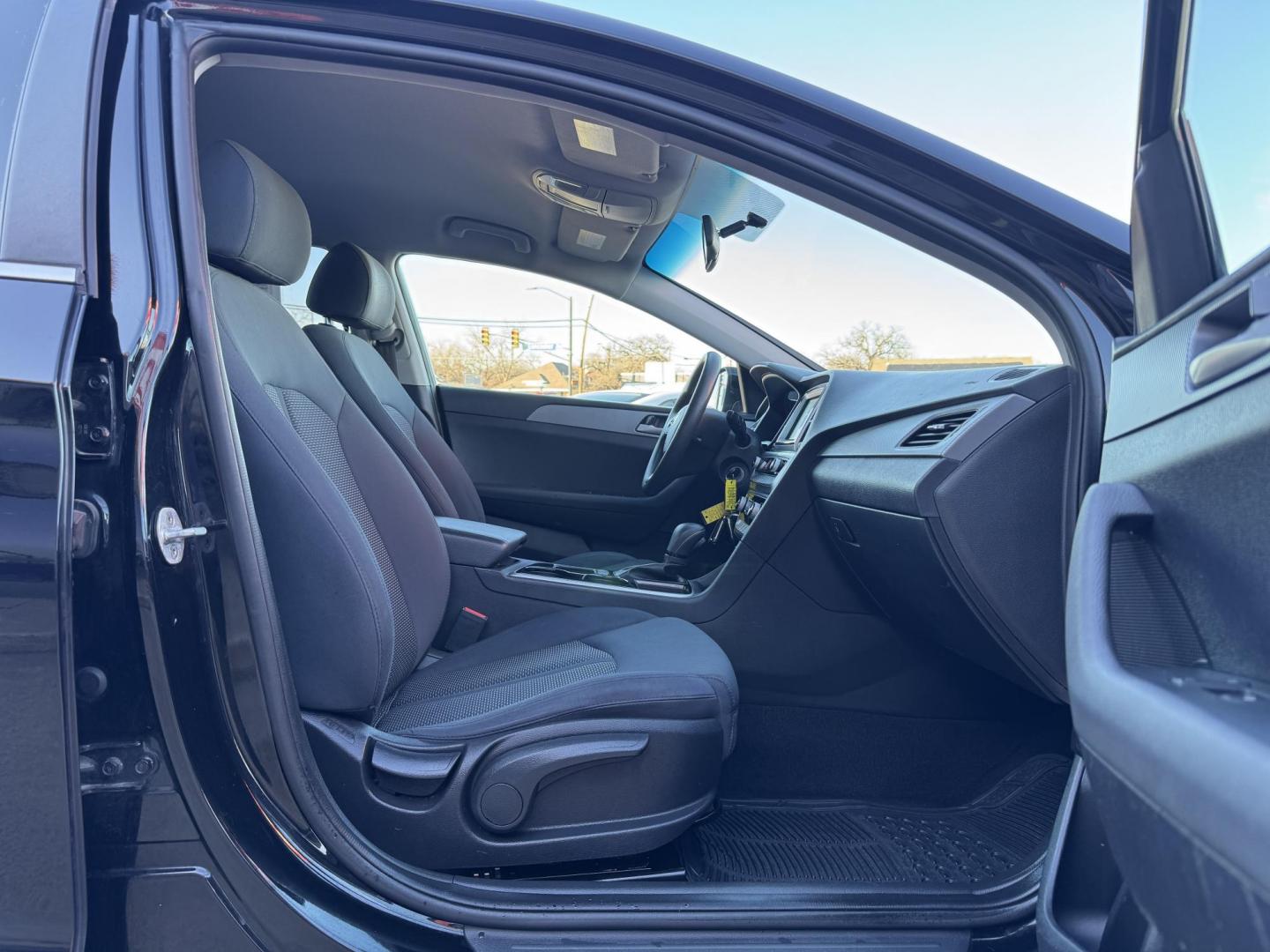 2018 BLACK HYUNDAI SONATA SE (5NPE24AF4JH) , located at 5900 E. Lancaster Ave., Fort Worth, TX, 76112, (817) 457-5456, 0.000000, 0.000000 - Photo#15