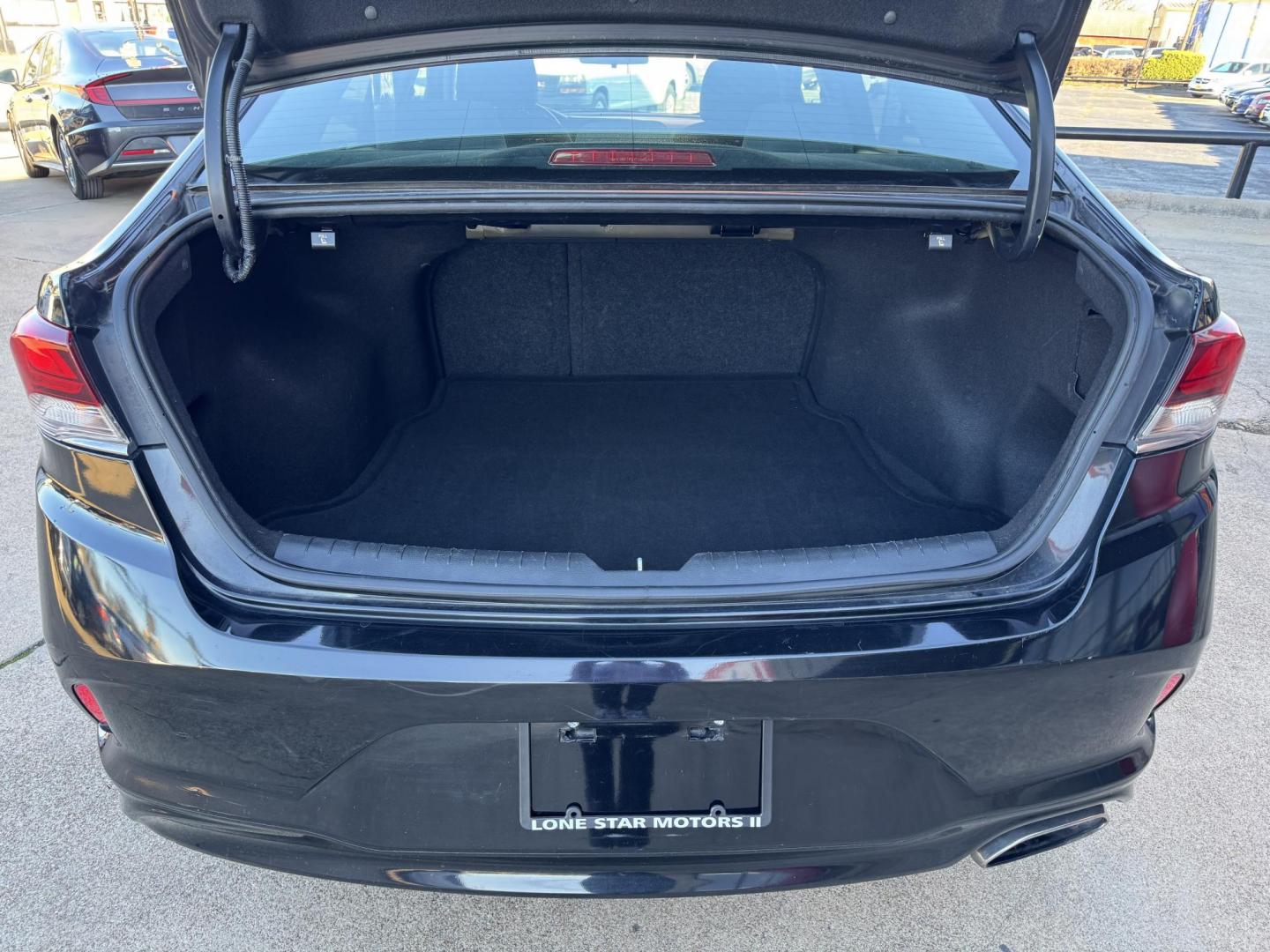 2018 BLACK HYUNDAI SONATA SE (5NPE24AF4JH) , located at 5900 E. Lancaster Ave., Fort Worth, TX, 76112, (817) 457-5456, 0.000000, 0.000000 - Photo#5