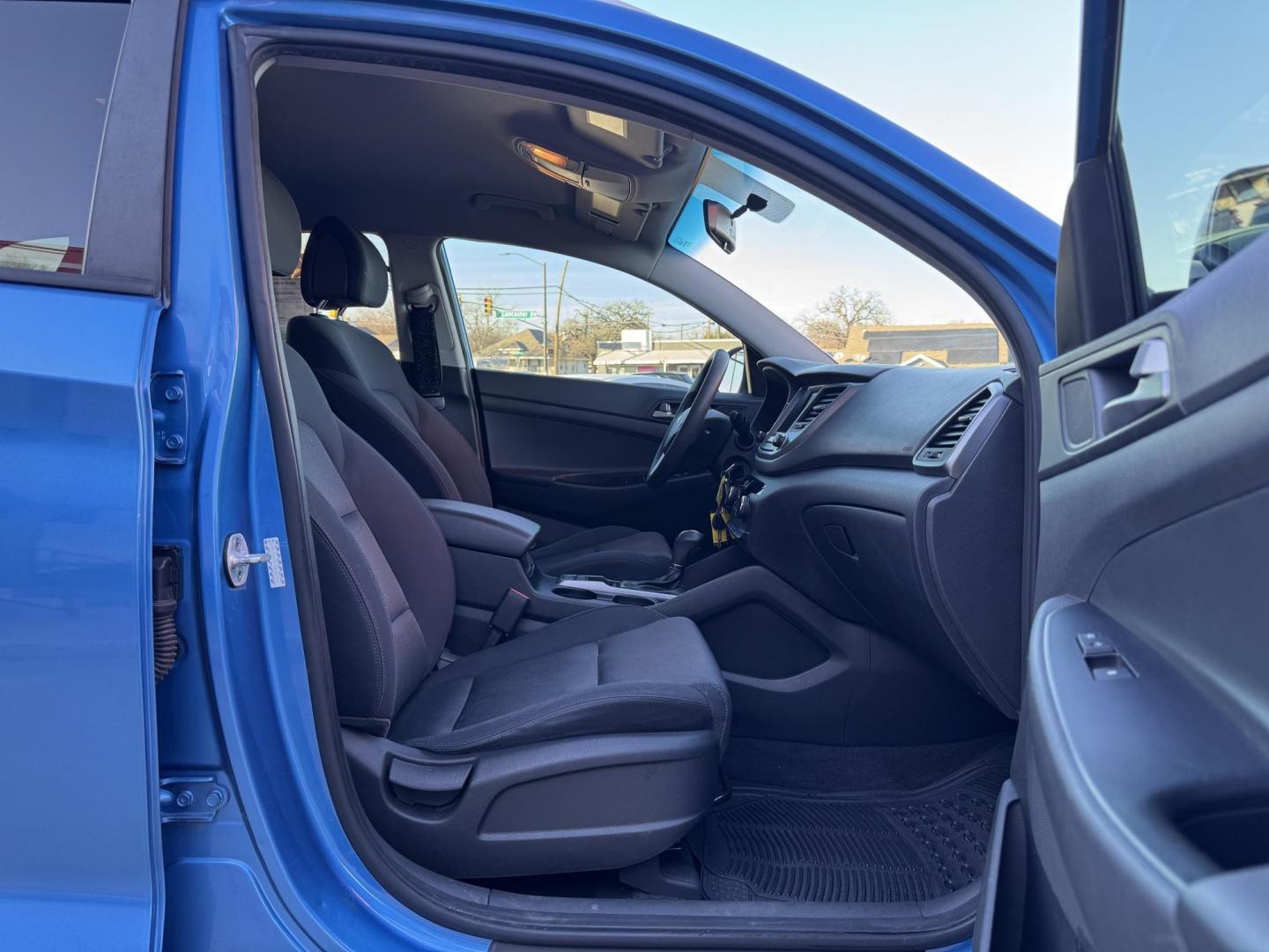 2018 BLUE HYUNDAI TUCSON BASE; SPORT; (KM8J33A48JU) , located at 5900 E. Lancaster Ave., Fort Worth, TX, 76112, (817) 457-5456, 0.000000, 0.000000 - Photo#15