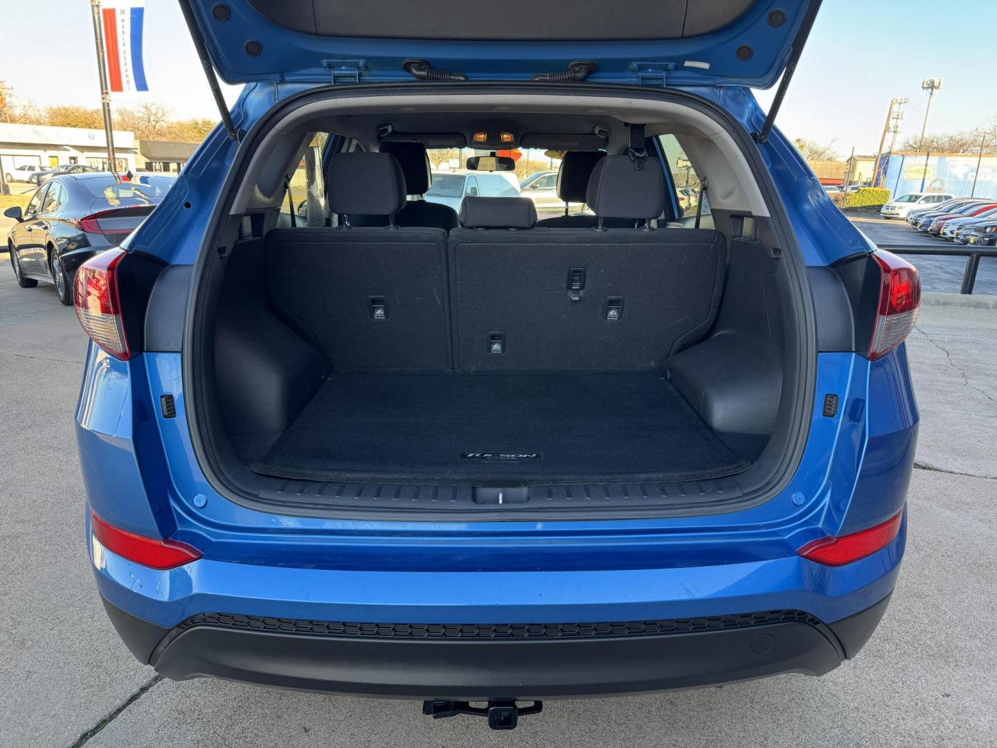 2018 BLUE HYUNDAI TUCSON BASE; SPORT; (KM8J33A48JU) , located at 5900 E. Lancaster Ave., Fort Worth, TX, 76112, (817) 457-5456, 0.000000, 0.000000 - Photo#5