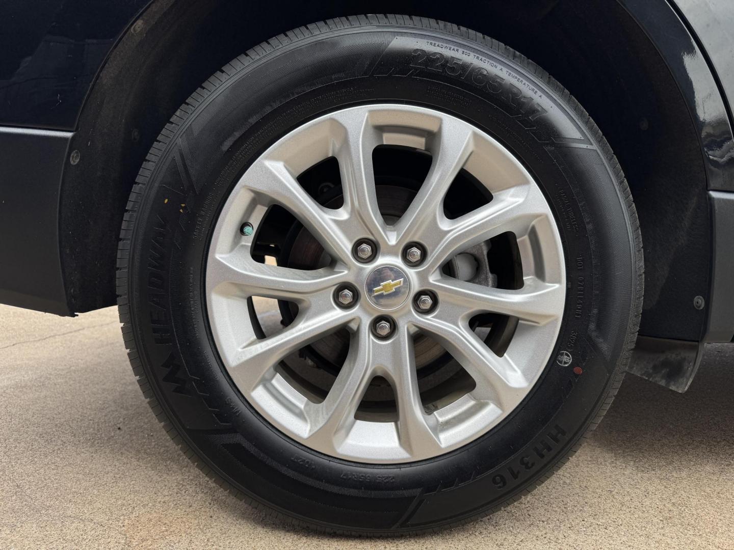 2019 BLACK CHEVROLET EQUINOX LT (1LT) (2GNAXKEV6K6) , located at 5900 E. Lancaster Ave., Fort Worth, TX, 76112, (817) 457-5456, 0.000000, 0.000000 - Photo#23