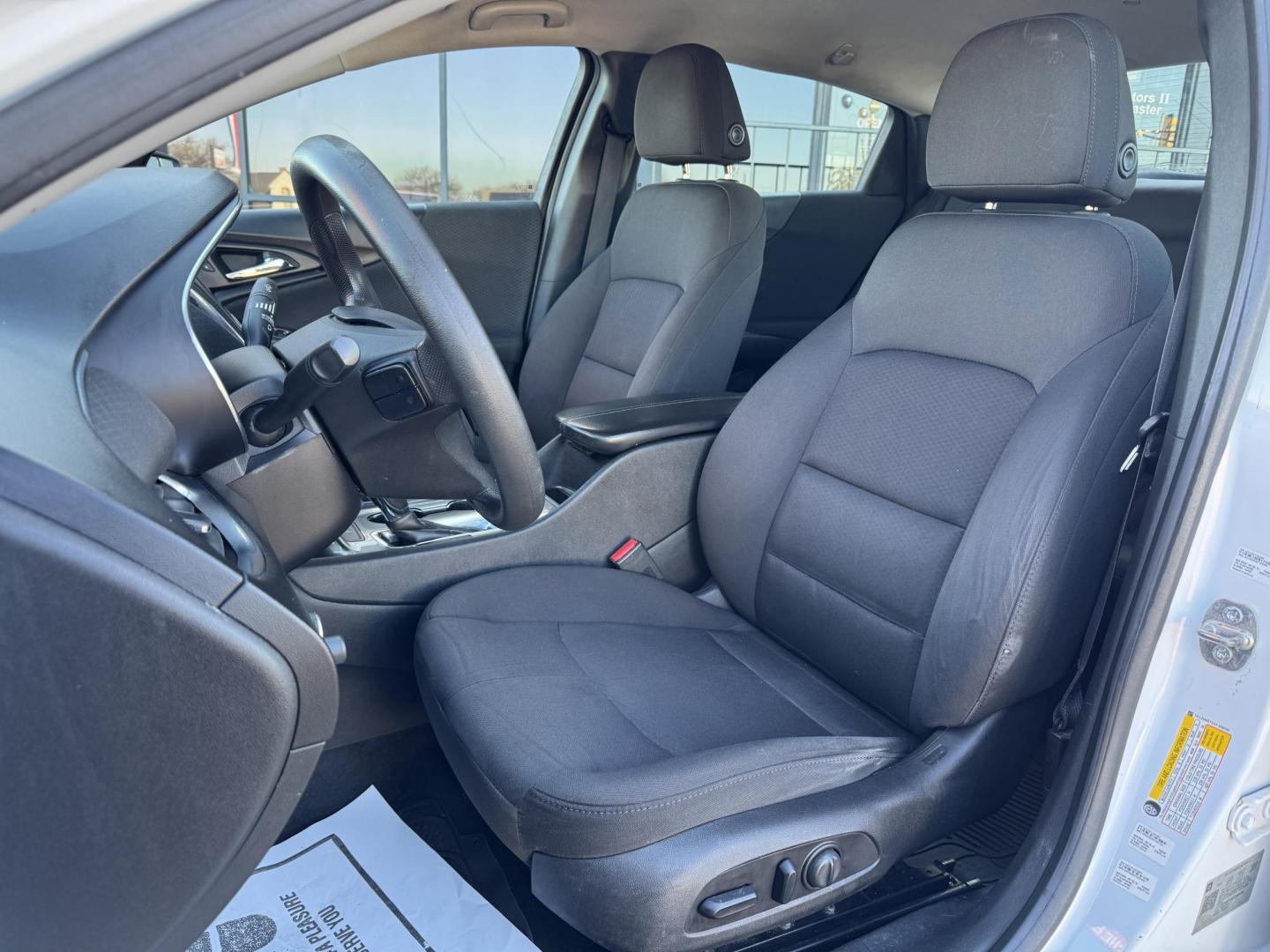 2019 WHITE CHEVROLET MALIBU LT (2FL) (1G1ZD5ST2KF) , located at 5900 E. Lancaster Ave., Fort Worth, TX, 76112, (817) 457-5456, 0.000000, 0.000000 - Photo#9