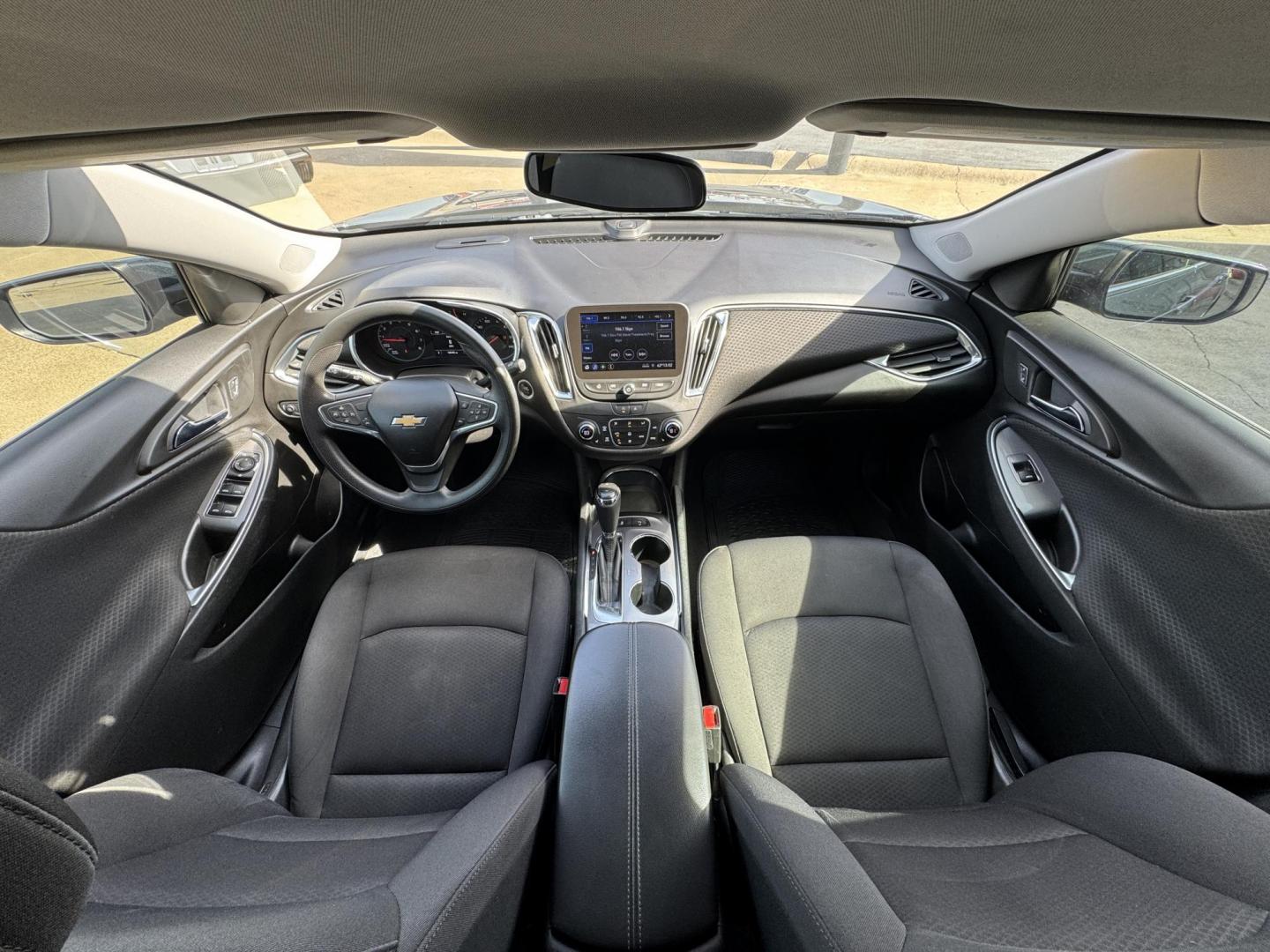 2020 GRAY CHEVROLET MALIBU LT (1LT) (1G1ZD5ST6LF) , located at 5900 E. Lancaster Ave., Fort Worth, TX, 76112, (817) 457-5456, 0.000000, 0.000000 - Photo#17