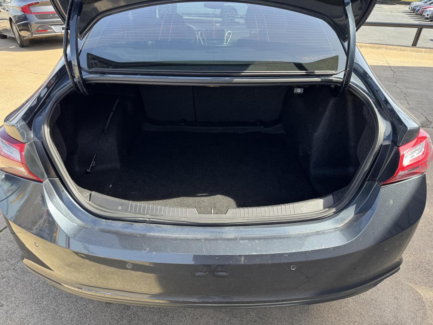 2020 GRAY CHEVROLET MALIBU LT (1LT) (1G1ZD5ST6LF) , located at 5900 E. Lancaster Ave., Fort Worth, TX, 76112, (817) 457-5456, 0.000000, 0.000000 - Photo#5