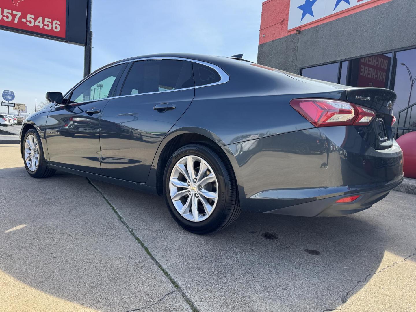 2020 GRAY CHEVROLET MALIBU LT (1LT) (1G1ZD5ST6LF) , located at 5900 E. Lancaster Ave., Fort Worth, TX, 76112, (817) 457-5456, 0.000000, 0.000000 - Photo#6