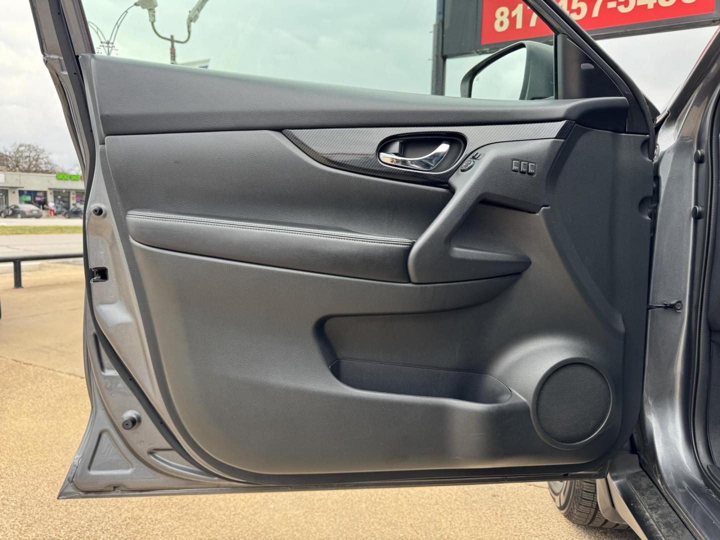 2017 GRAY NISSAN ROGUE S; SL; SV (5N1AT2MV8HC) , located at 5900 E. Lancaster Ave., Fort Worth, TX, 76112, (817) 457-5456, 0.000000, 0.000000 - Photo#8