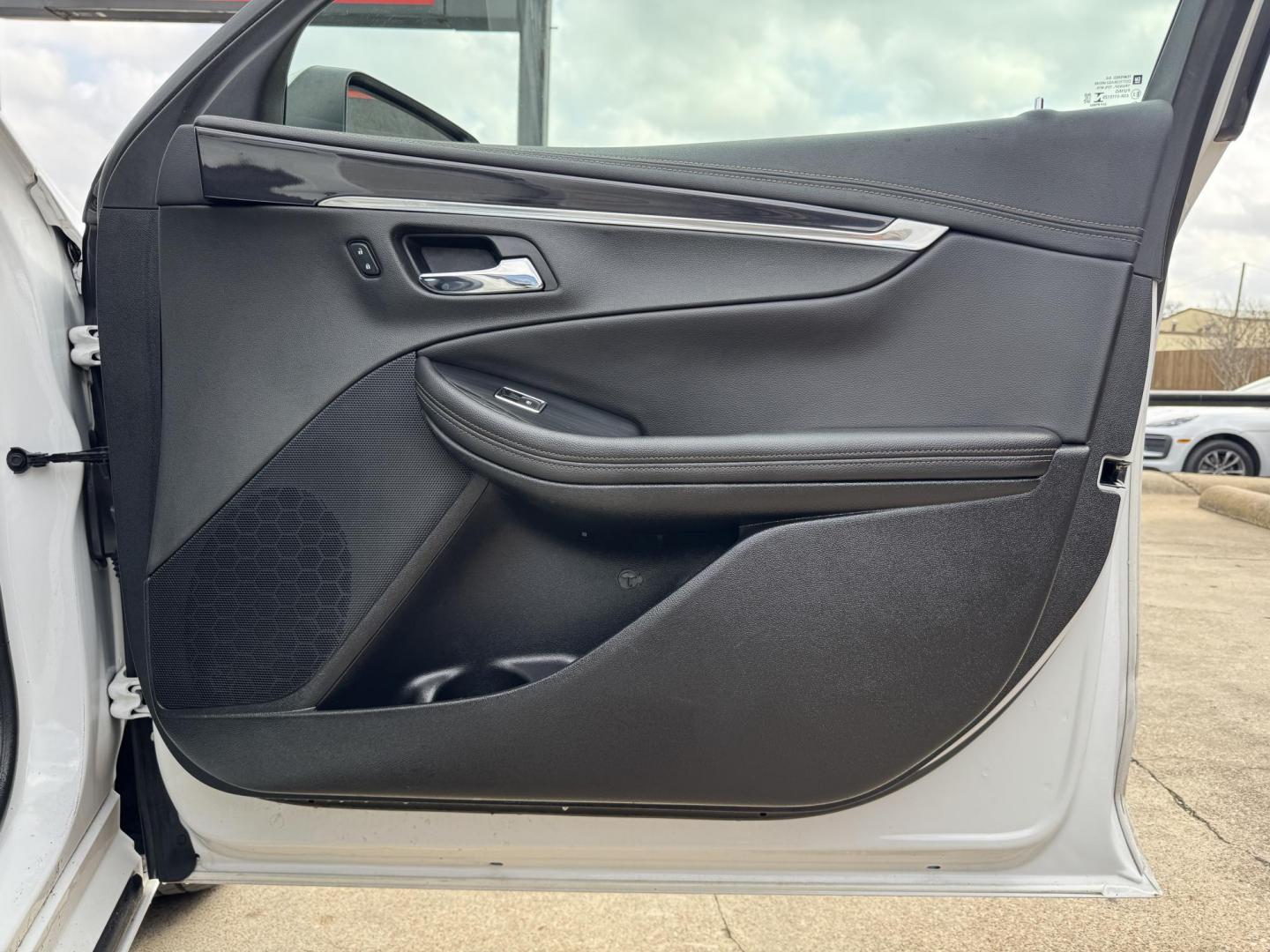 2019 WHITE CHEVROLET IMPALA LT (1LT) (1G11Z5S38KU) , located at 5900 E. Lancaster Ave., Fort Worth, TX, 76112, (817) 457-5456, 0.000000, 0.000000 - Photo#14