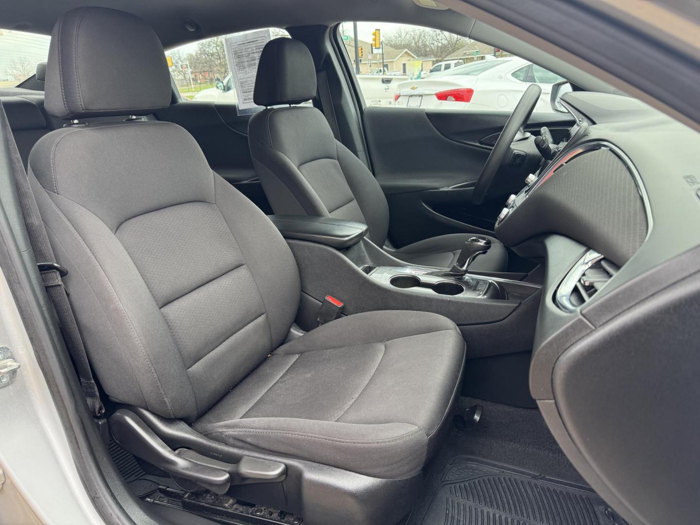 2020 SILVER CHEVROLET MALIBU LT (1LT) (1G1ZD5ST5LF) , located at 5900 E. Lancaster Ave., Fort Worth, TX, 76112, (817) 457-5456, 0.000000, 0.000000 - Photo#15