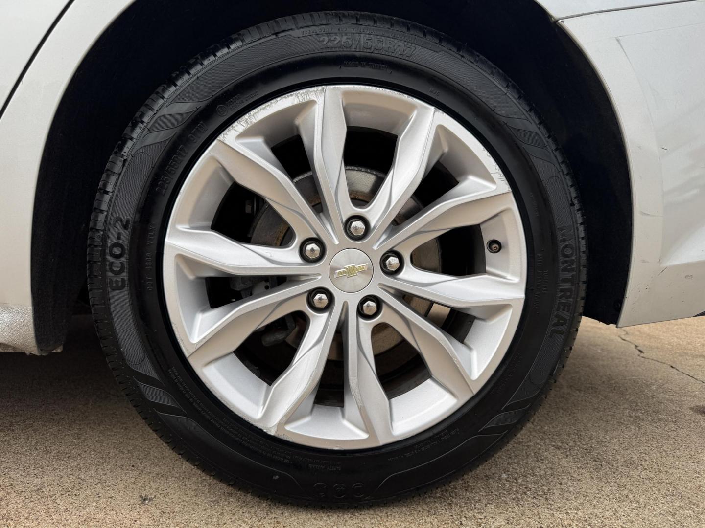 2020 SILVER CHEVROLET MALIBU LT (1LT) (1G1ZD5ST5LF) , located at 5900 E. Lancaster Ave., Fort Worth, TX, 76112, (817) 457-5456, 0.000000, 0.000000 - Photo#21