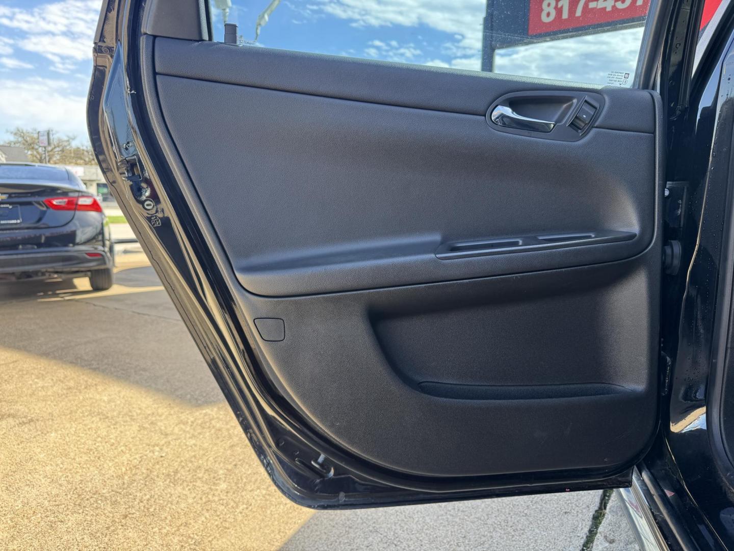 2014 BLACK CHEVROLET IMPALA LIMITED LTZ (2G1WC5E32E1) , located at 5900 E. Lancaster Ave., Fort Worth, TX, 76112, (817) 457-5456, 0.000000, 0.000000 - Photo#10