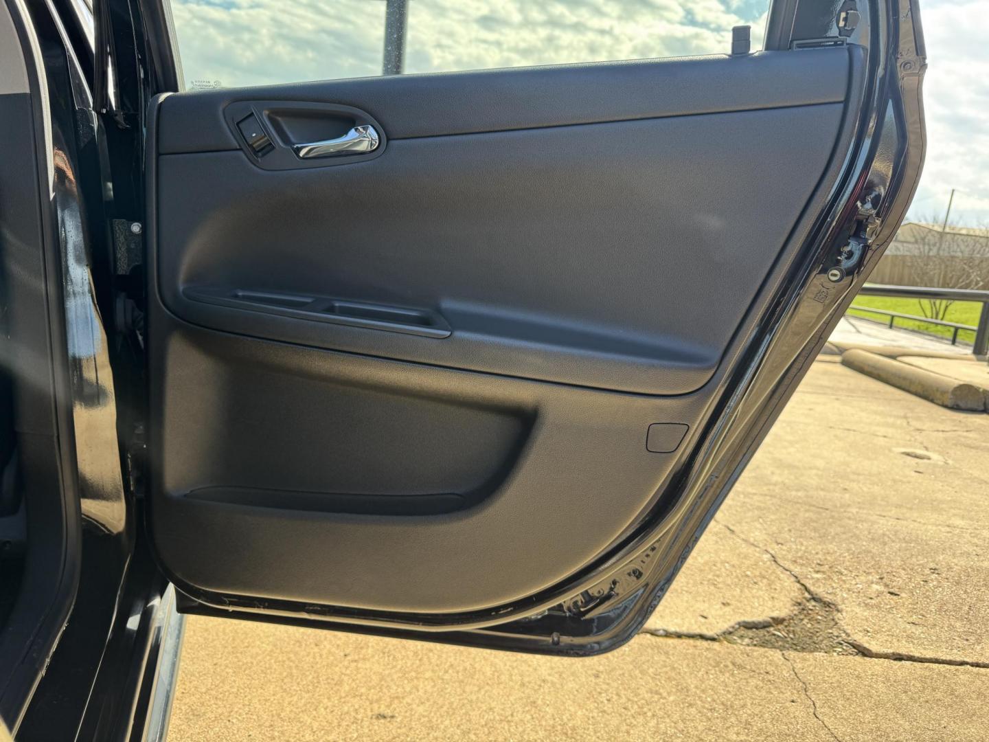 2014 BLACK CHEVROLET IMPALA LIMITED LTZ (2G1WC5E32E1) , located at 5900 E. Lancaster Ave., Fort Worth, TX, 76112, (817) 457-5456, 0.000000, 0.000000 - Photo#12