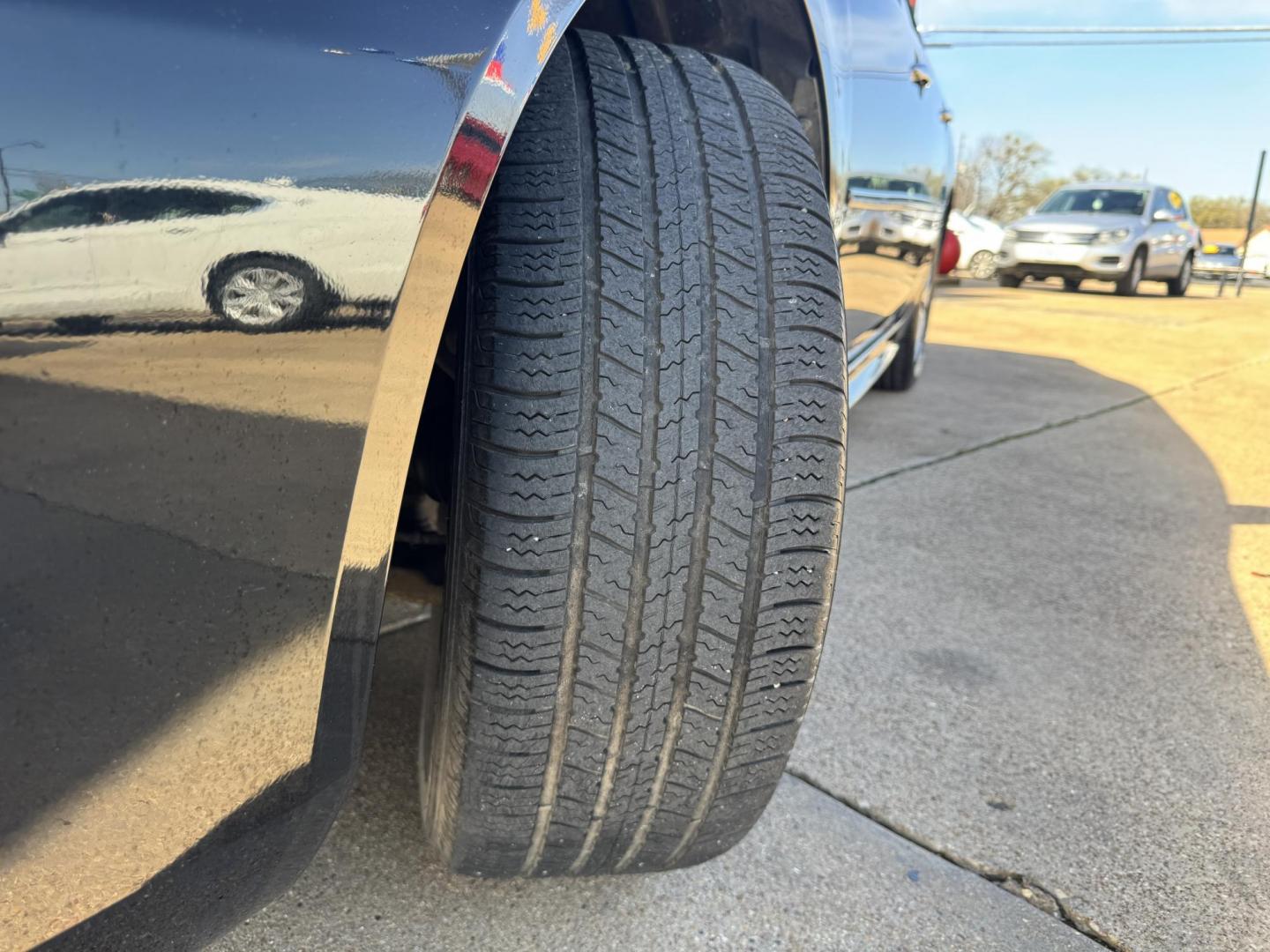 2014 BLACK CHEVROLET IMPALA LIMITED LTZ (2G1WC5E32E1) , located at 5900 E. Lancaster Ave., Fort Worth, TX, 76112, (817) 457-5456, 0.000000, 0.000000 - Photo#21