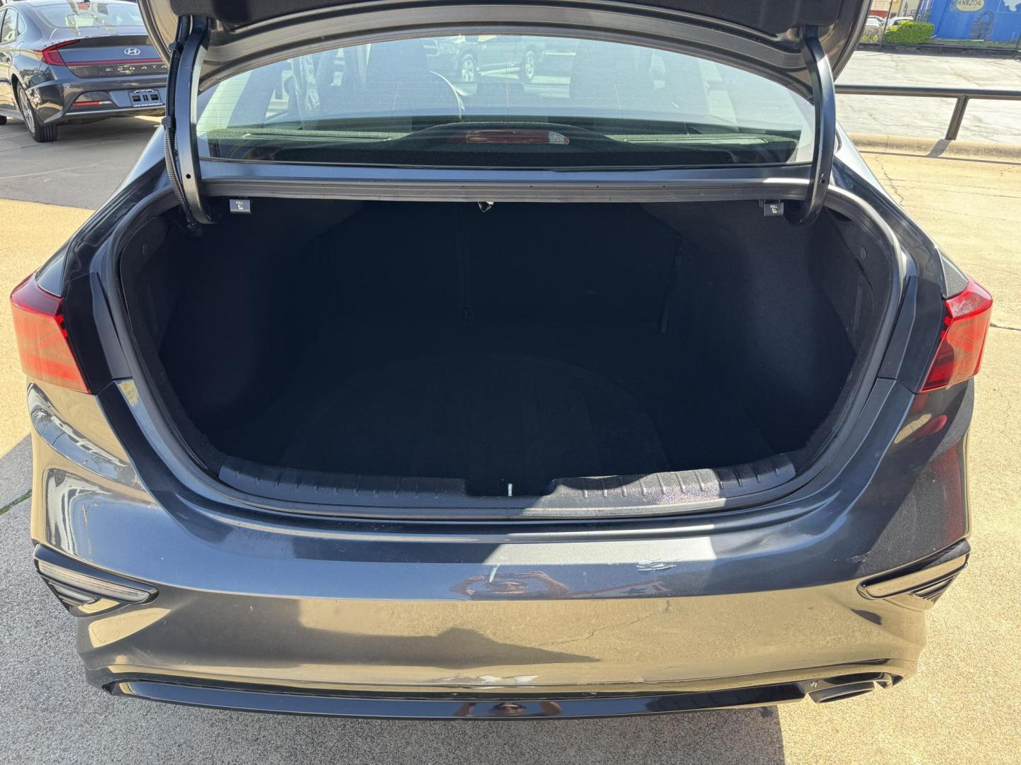 2021 GRAY KIA FORTE FE; LXS (3KPF24AD5ME) , located at 5900 E. Lancaster Ave., Fort Worth, TX, 76112, (817) 457-5456, 0.000000, 0.000000 - Photo#5