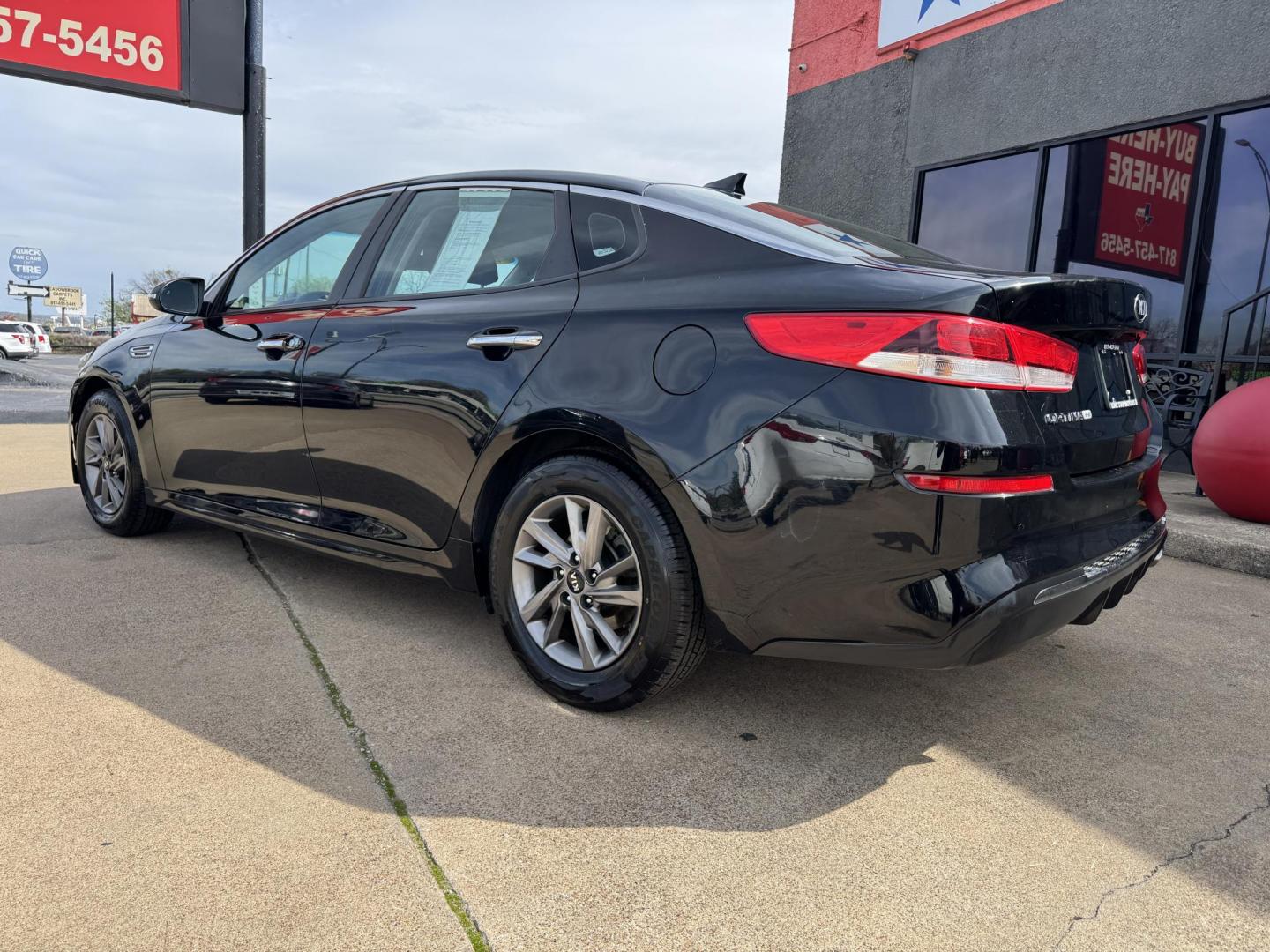 2020 BLACK KIA OPTIMA LX; S; SE (5XXGT4L31LG) , located at 5900 E. Lancaster Ave., Fort Worth, TX, 76112, (817) 457-5456, 0.000000, 0.000000 - Photo#6