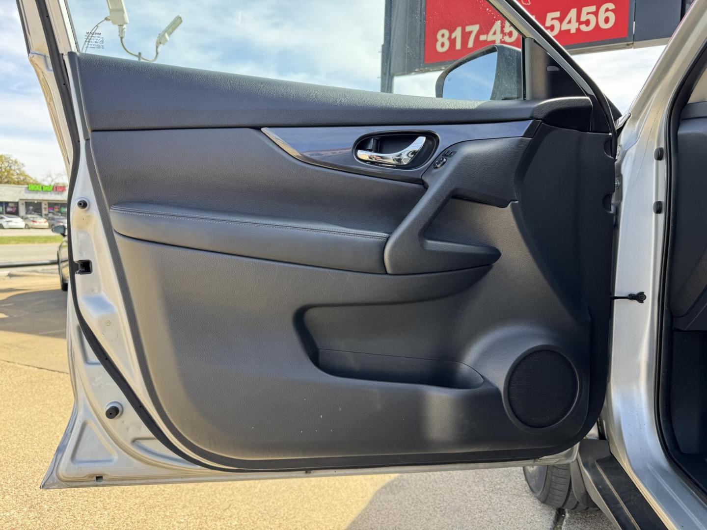 2019 SILVER NISSAN ROGUE S; SL; SV (KNMAT2MT5KP) , located at 5900 E. Lancaster Ave., Fort Worth, TX, 76112, (817) 457-5456, 0.000000, 0.000000 - Photo#7