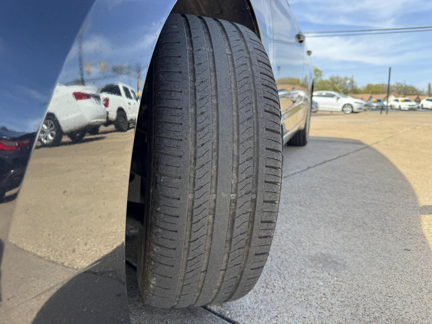 2018 BLACK HYUNDAI ELANTRA LIMITED; SE (KMHD84LF3JU) , located at 5900 E. Lancaster Ave., Fort Worth, TX, 76112, (817) 457-5456, 0.000000, 0.000000 - Photo#21