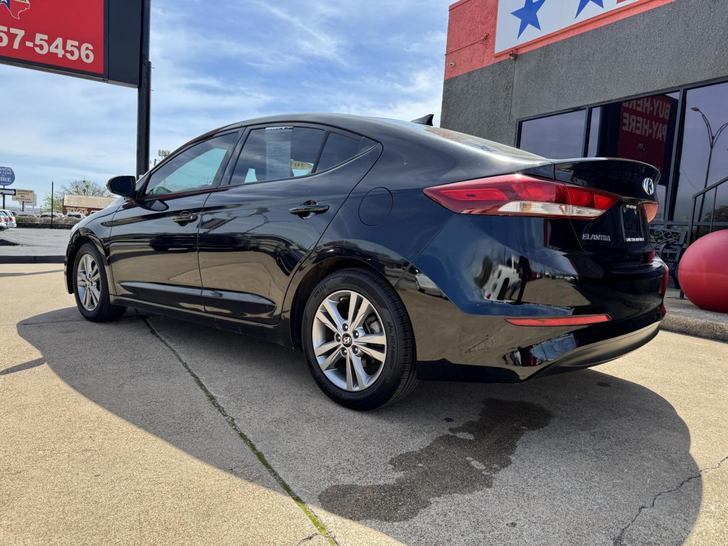 2018 BLACK HYUNDAI ELANTRA LIMITED; SE (KMHD84LF3JU) , located at 5900 E. Lancaster Ave., Fort Worth, TX, 76112, (817) 457-5456, 0.000000, 0.000000 - Photo#6