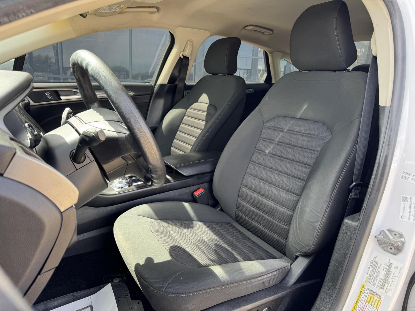 2018 WHITE FORD FUSION SE (3FA6P0H70JR) , located at 5900 E. Lancaster Ave., Fort Worth, TX, 76112, (817) 457-5456, 0.000000, 0.000000 - Photo#9